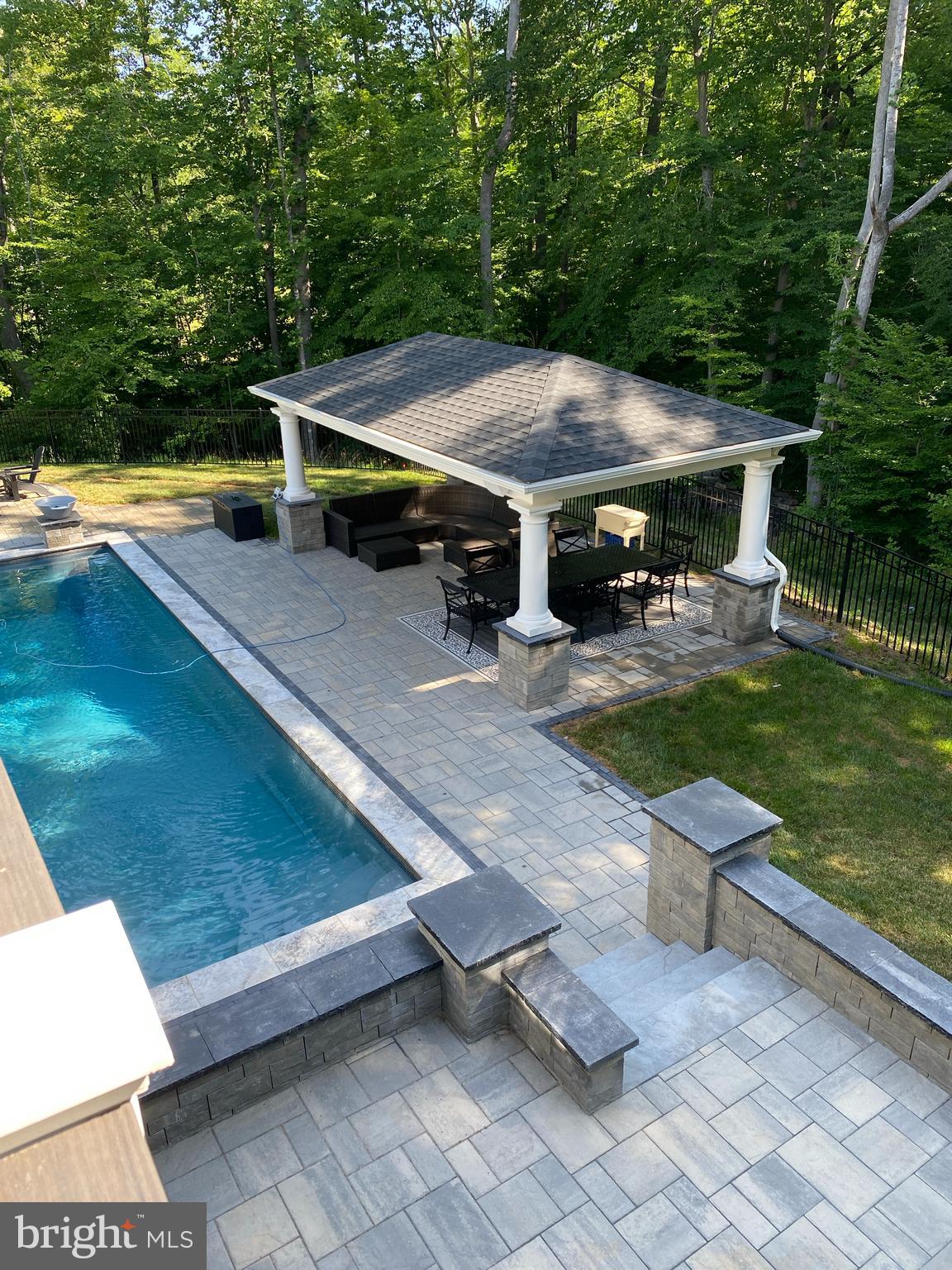 AUGUSTINE AT THE GLENS - Residential