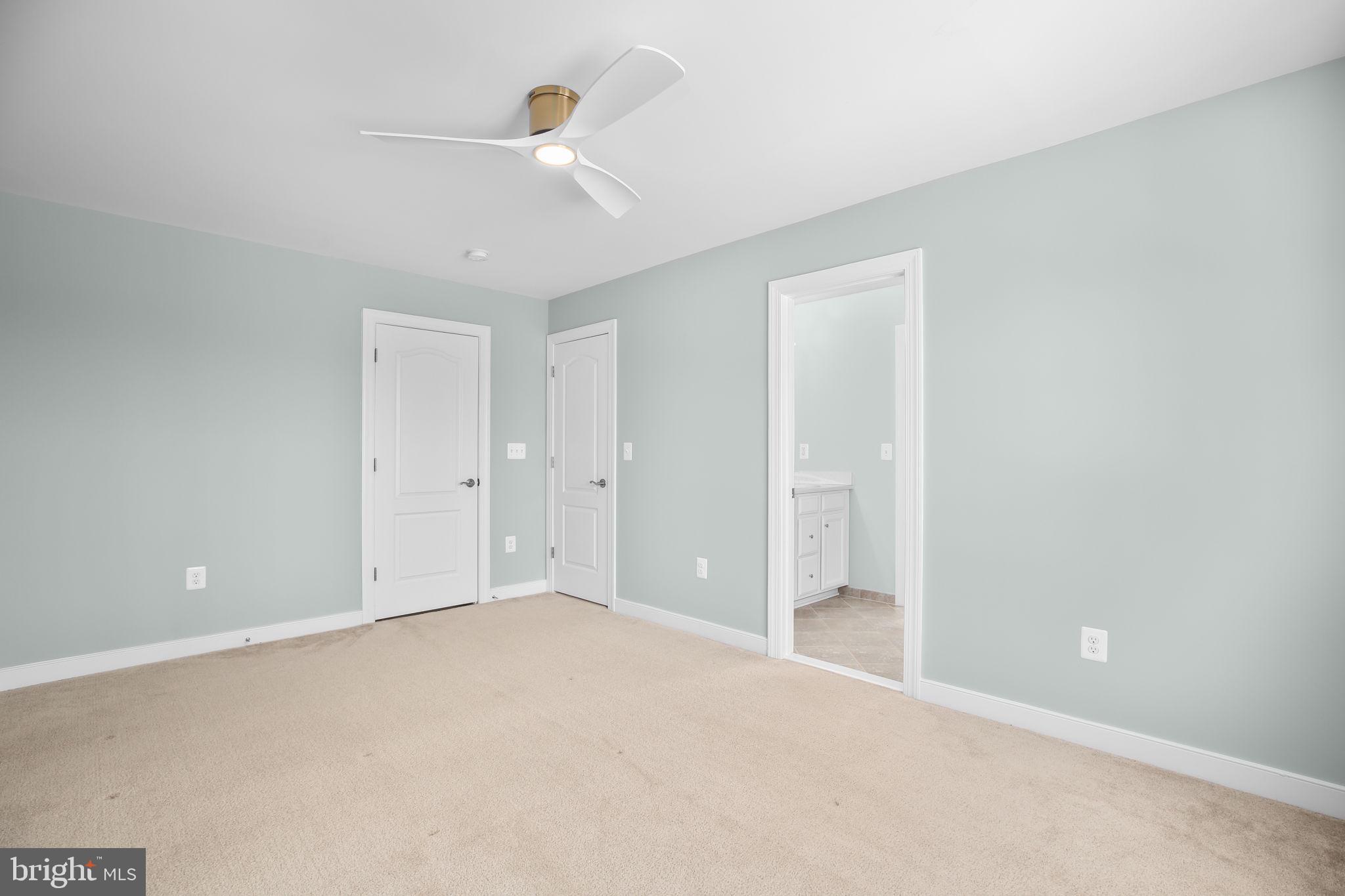 AUGUSTINE AT THE GLENS - Residential