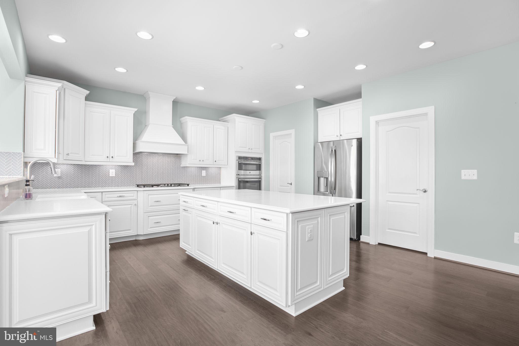 AUGUSTINE AT THE GLENS - Residential