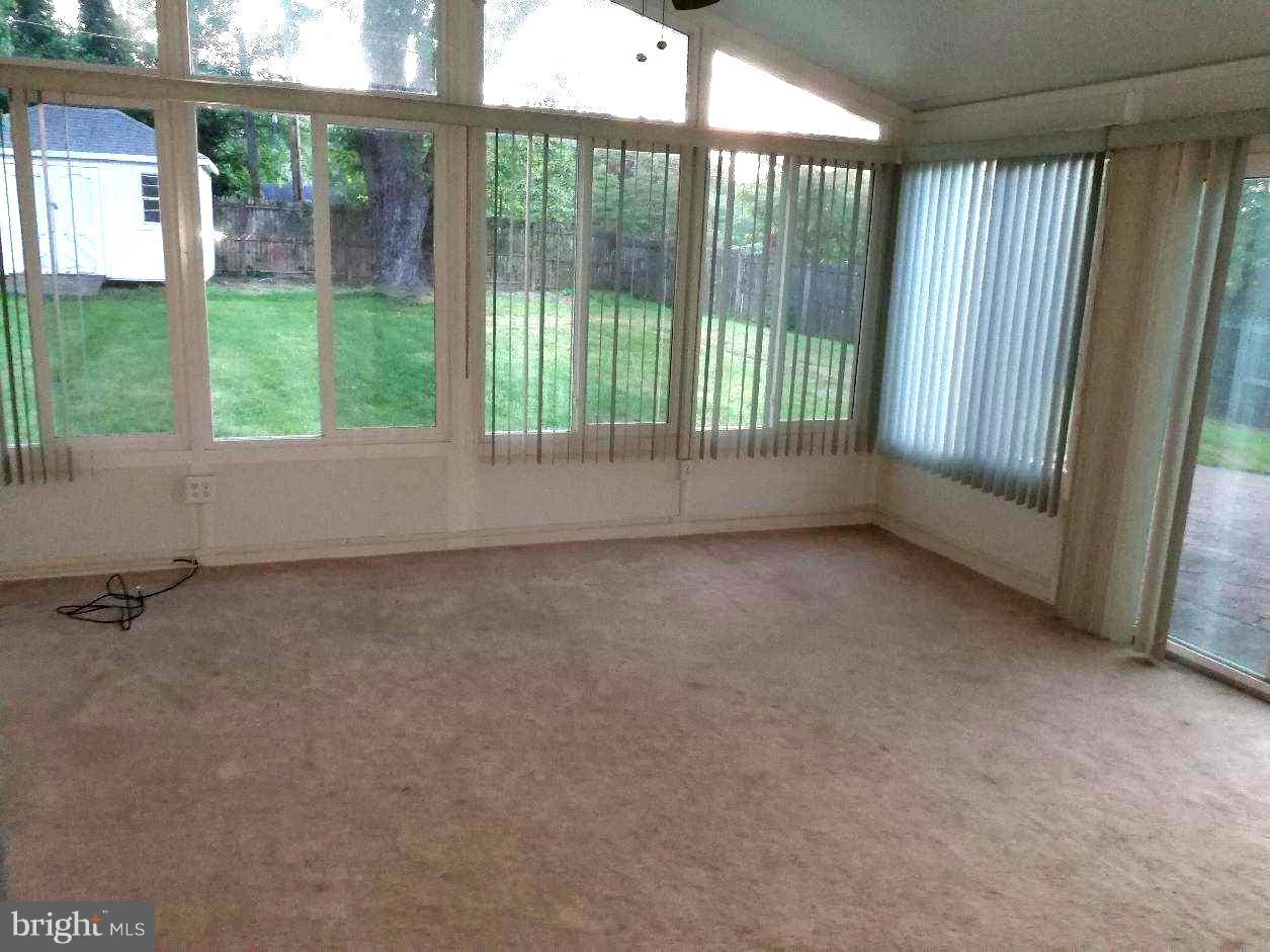 SUBURBIA - Residential