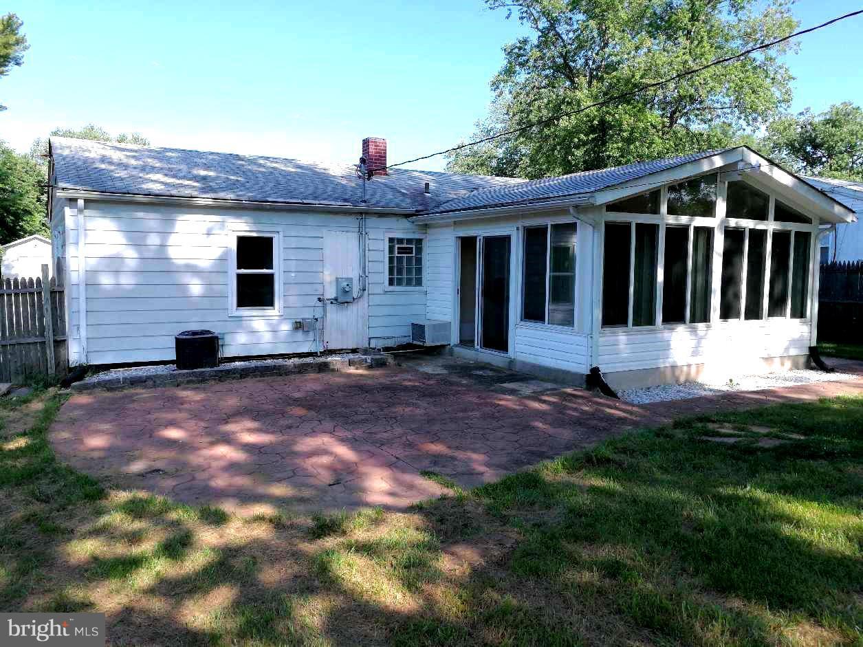 SUBURBIA - Residential