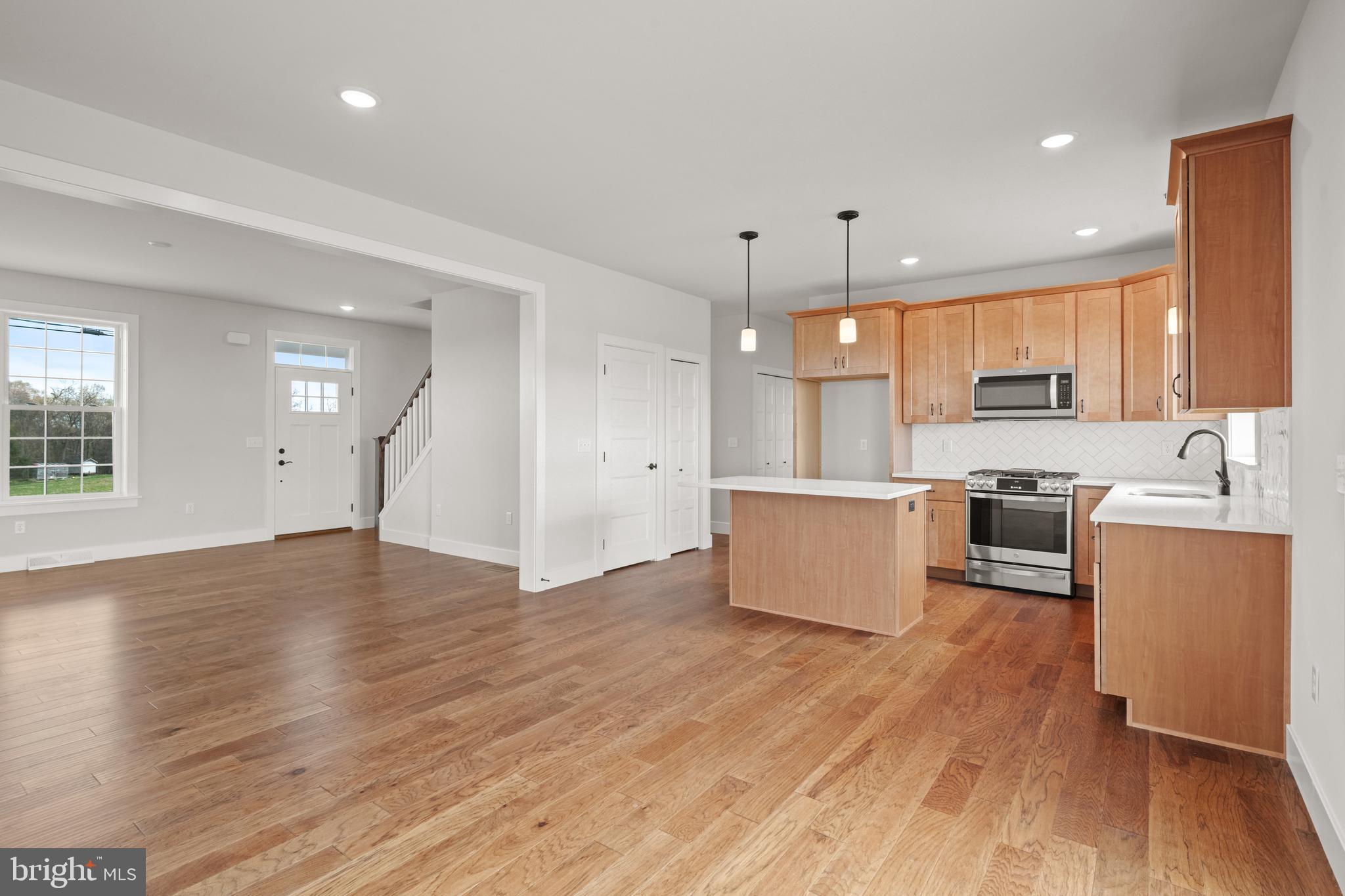 RIVER RIDGE HILLS - Residential