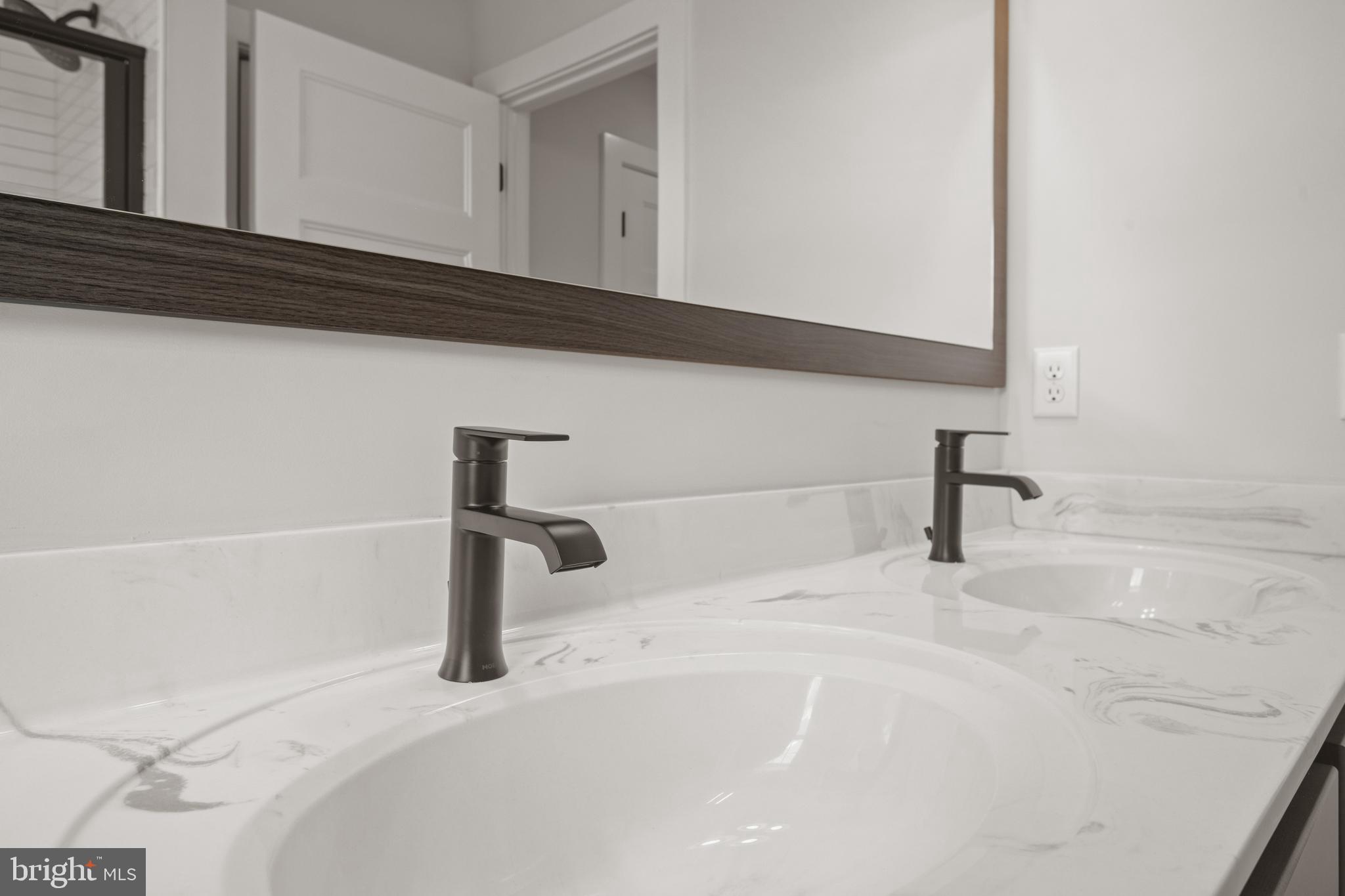 RIVER RIDGE HILLS - Residential