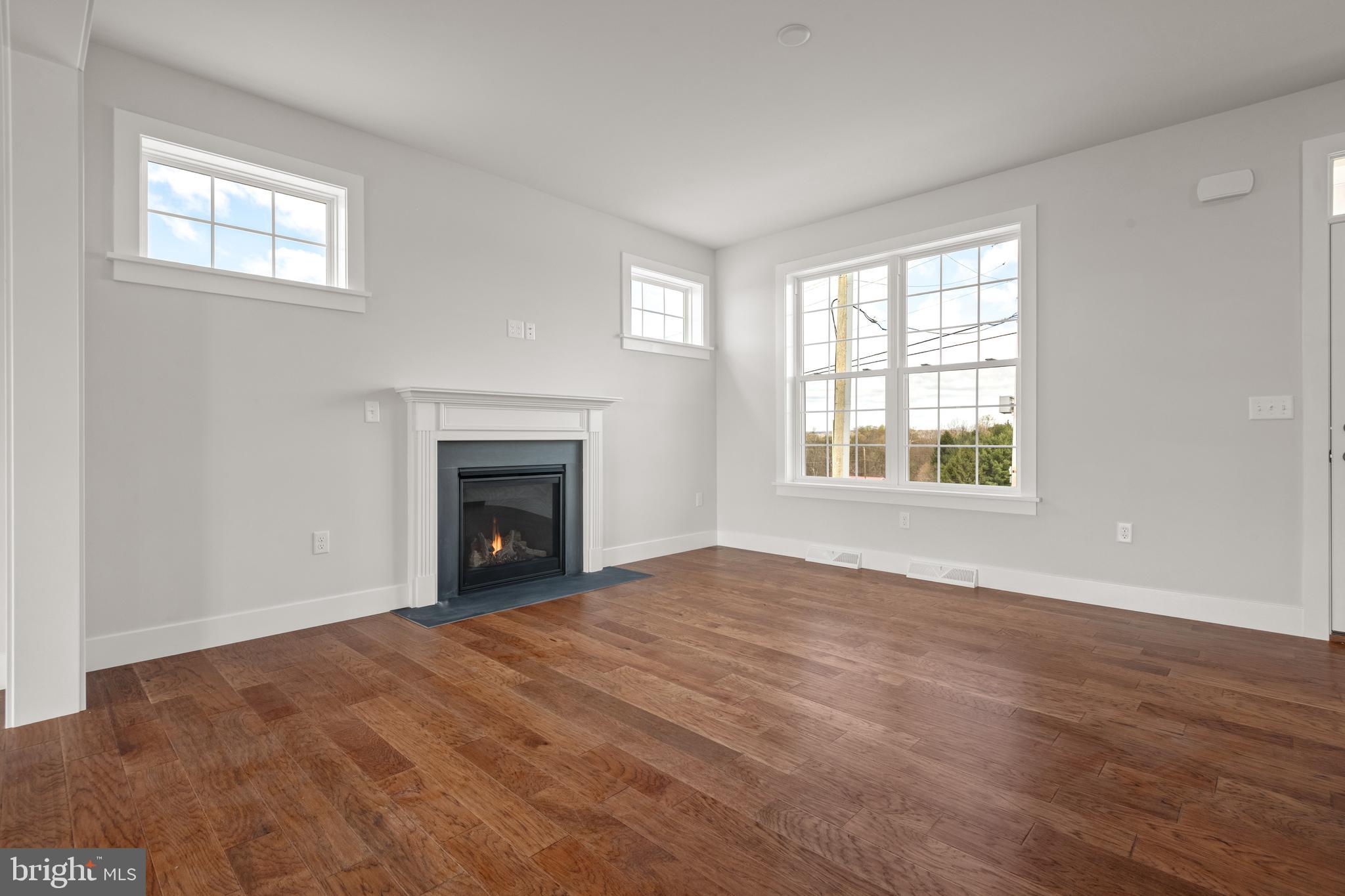 RIVER RIDGE HILLS - Residential