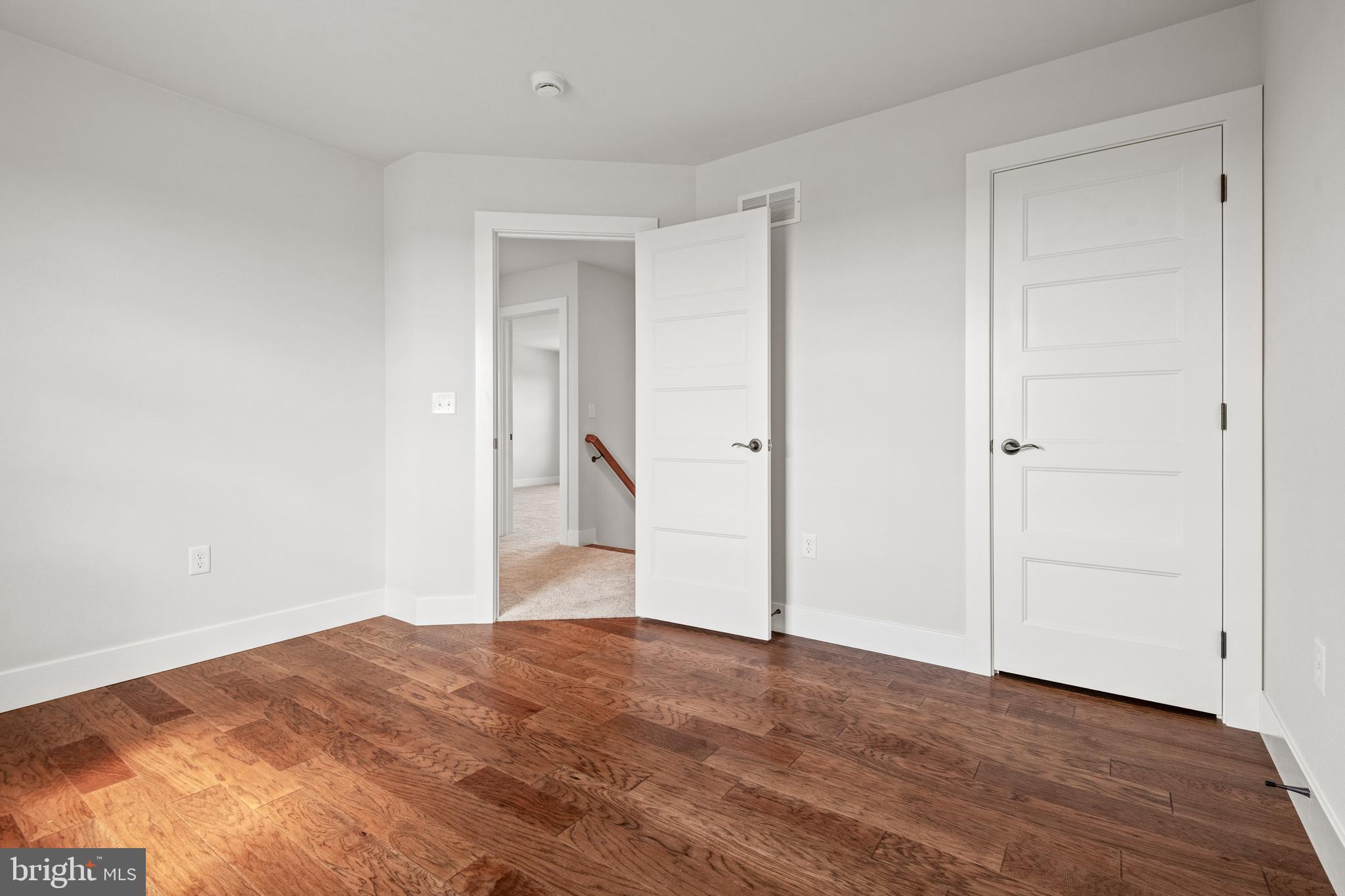 RIVER RIDGE HILLS - Residential