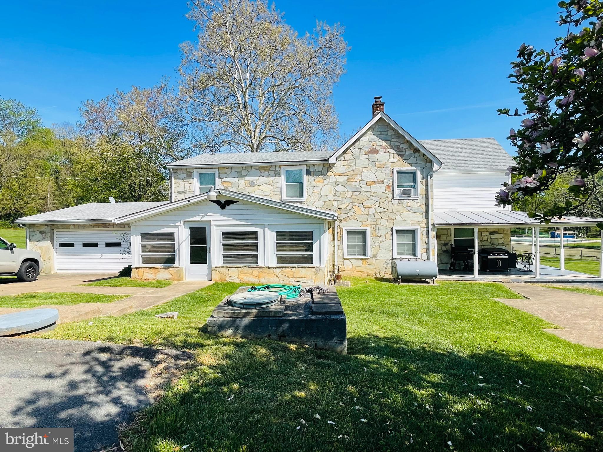 6416 AIRLIE ROAD