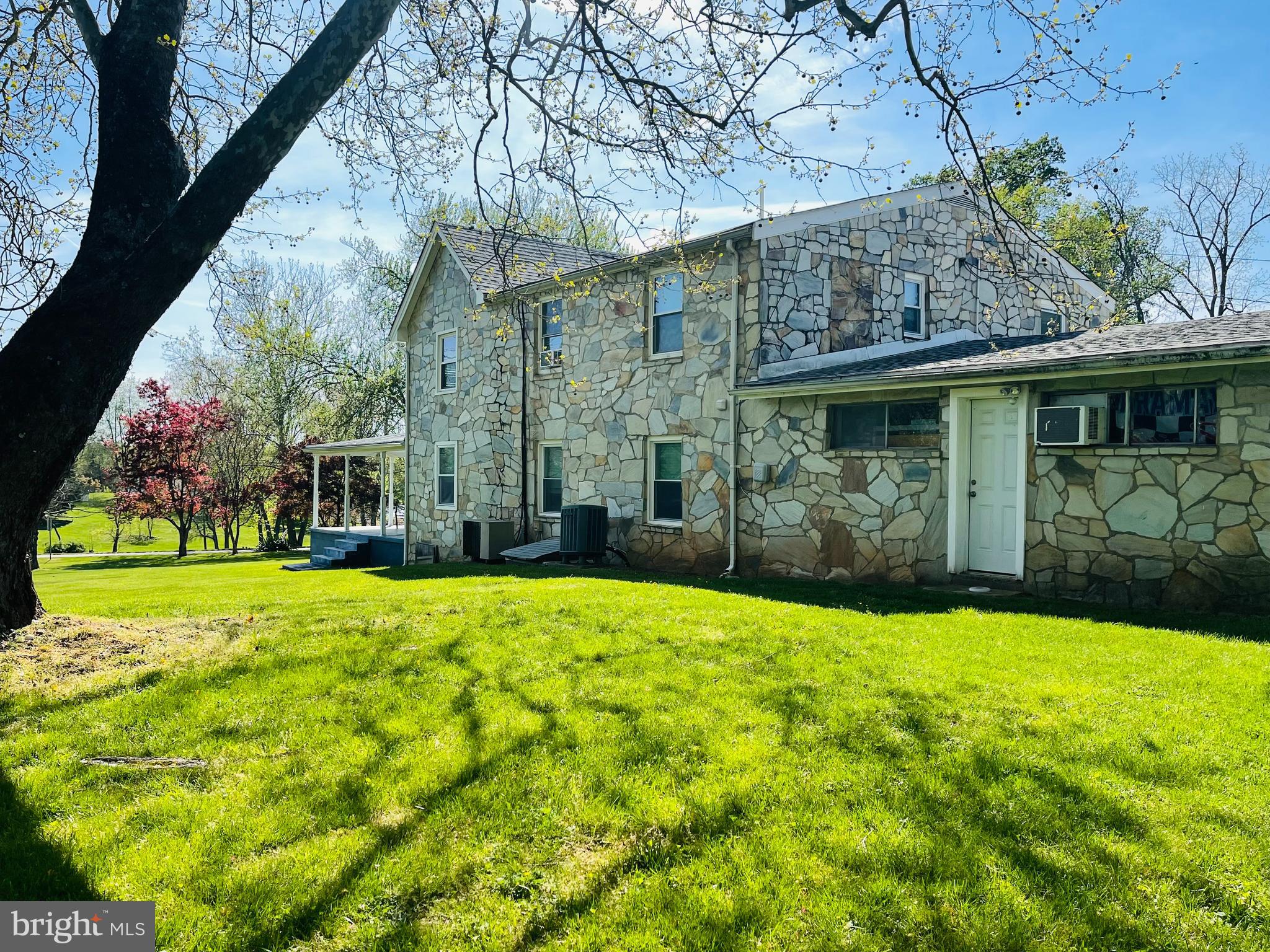 6416 AIRLIE ROAD
