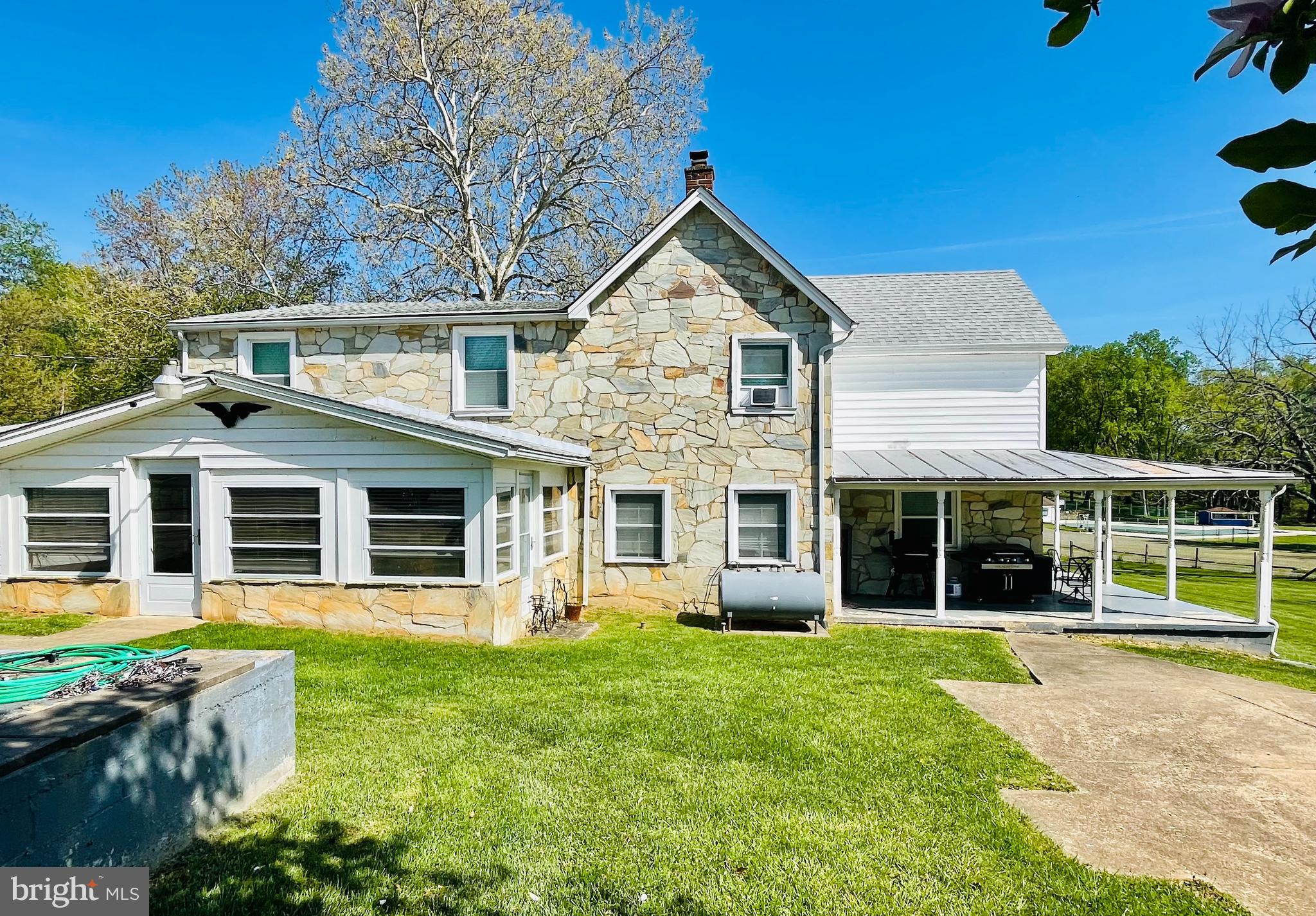 6416 AIRLIE ROAD