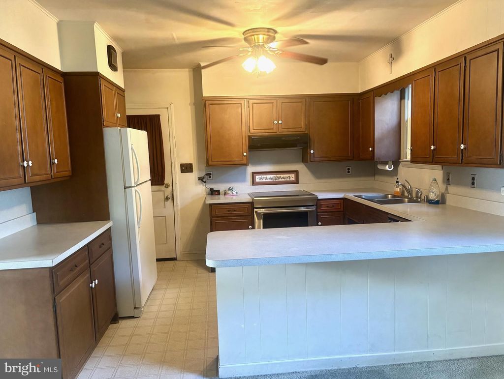 Photo of 19800 New Hampshire Avenue, BRINKLOW, MD 20862 (MLS # MDMC2203152)