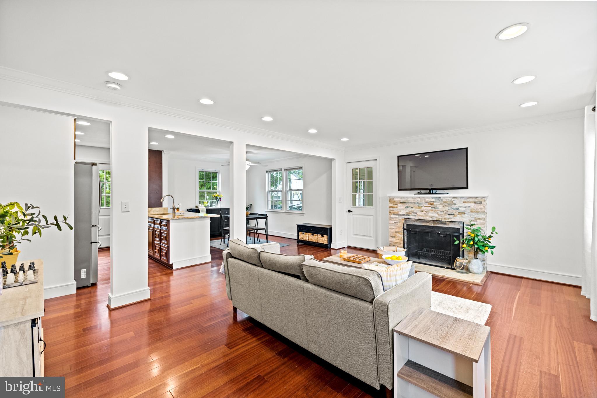 GREENWAY DOWNS - Residential Lease