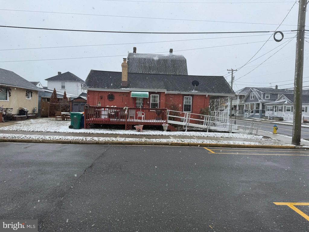Photo of 335 W Glenwood Avenue, WILDWOOD, NJ 08260 (MLS # NJCM2006734)