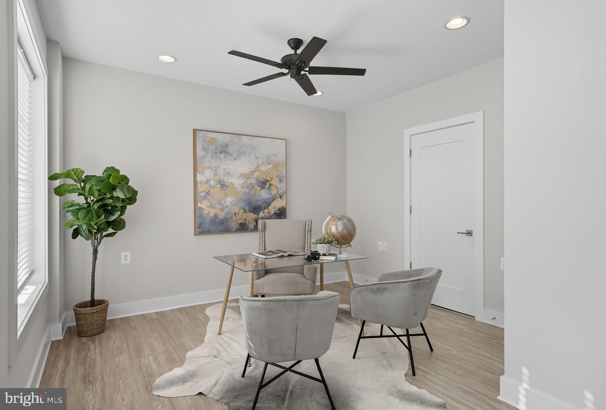 POTOMAC OUTSIDE - Residential