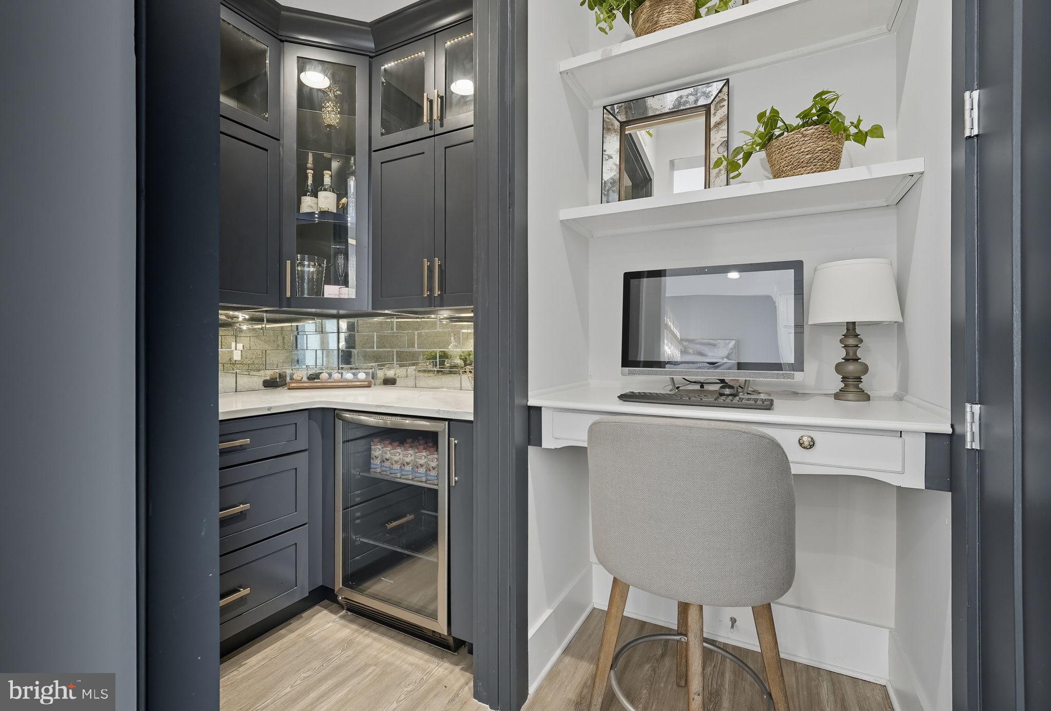 POTOMAC OUTSIDE - Residential