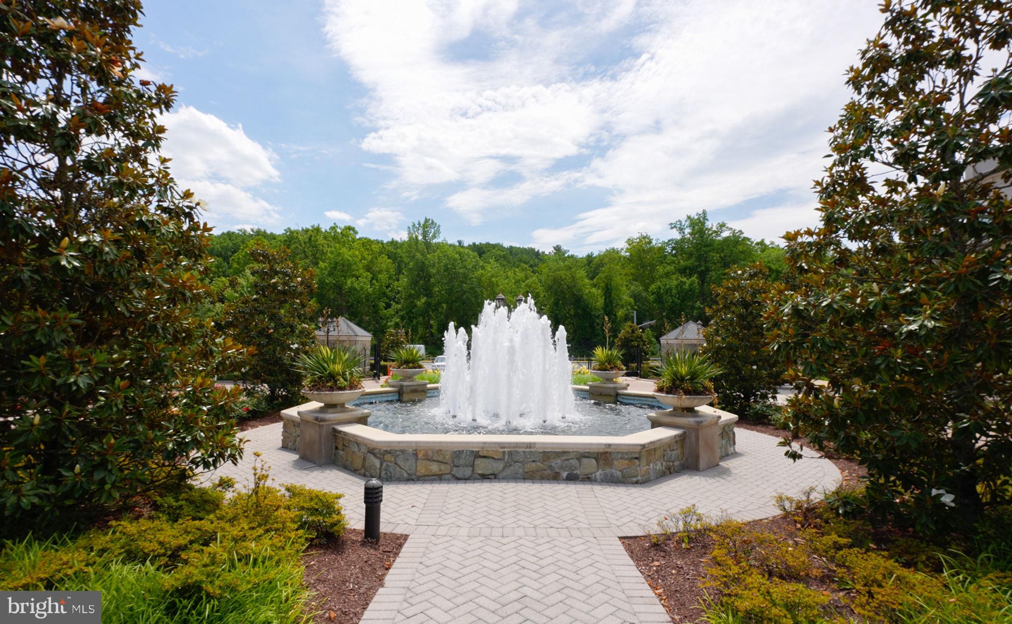 POTOMAC OUTSIDE - Residential