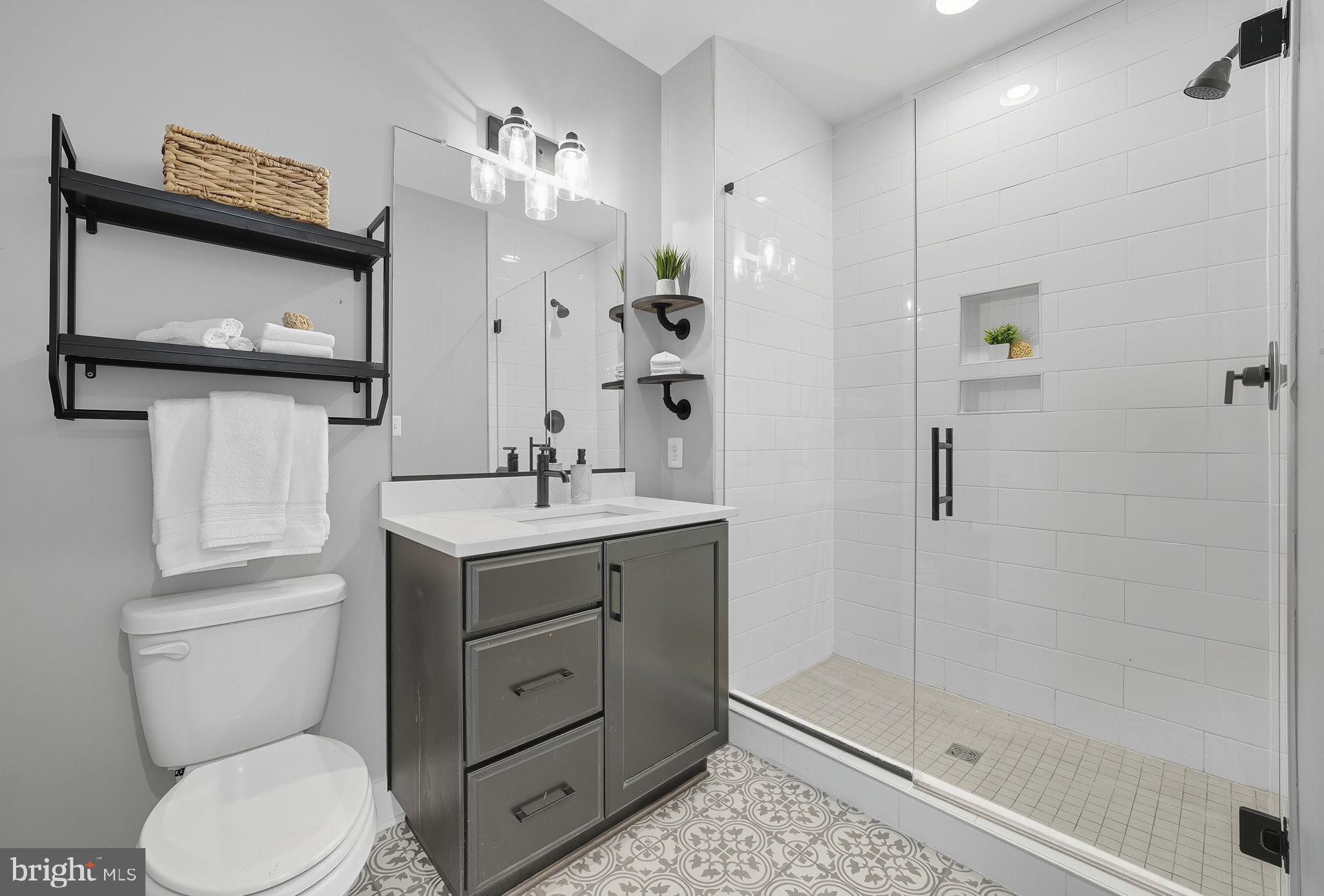 POTOMAC OUTSIDE - Residential