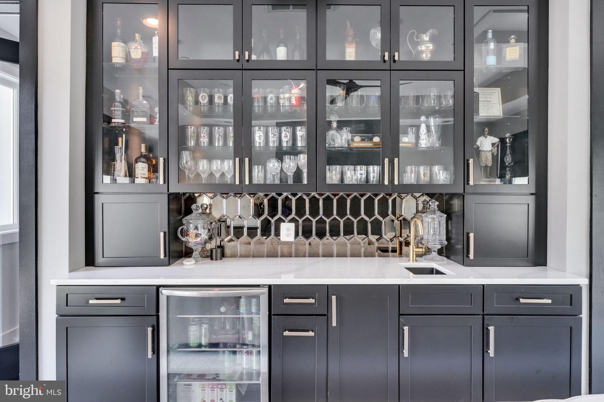 POTOMAC OUTSIDE - Residential