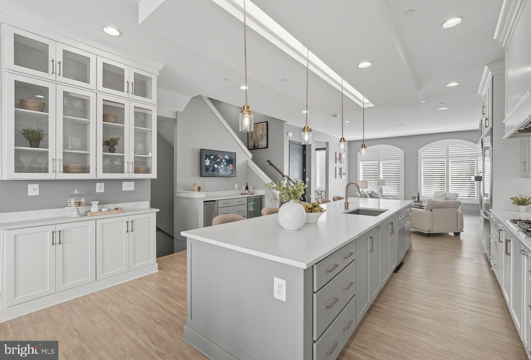 POTOMAC OUTSIDE - Residential