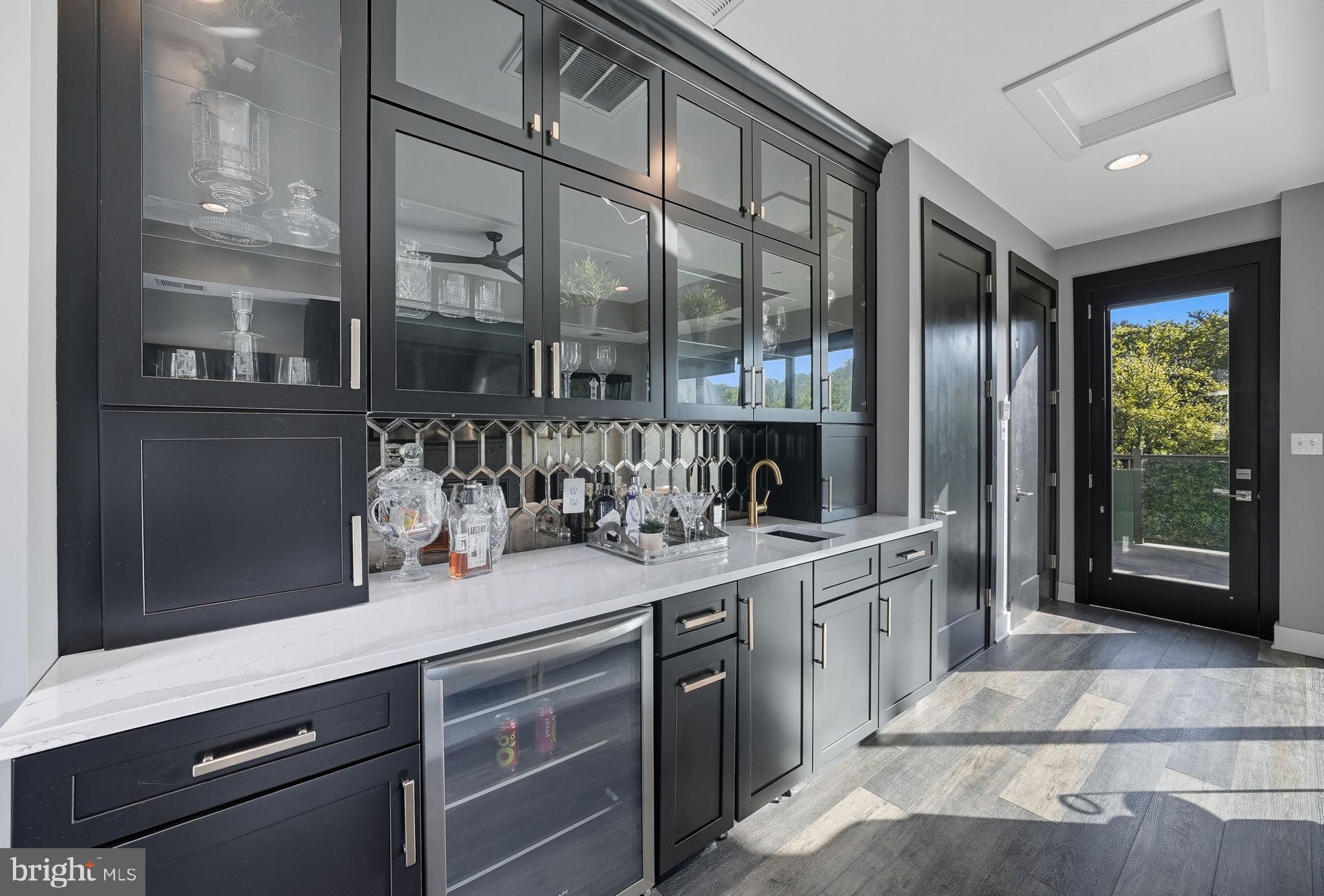 POTOMAC OUTSIDE - Residential