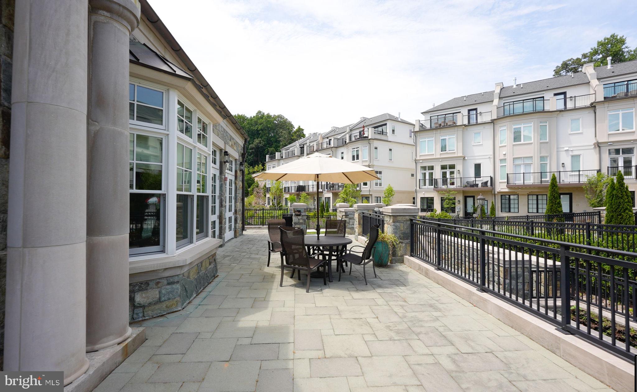 POTOMAC OUTSIDE - Residential