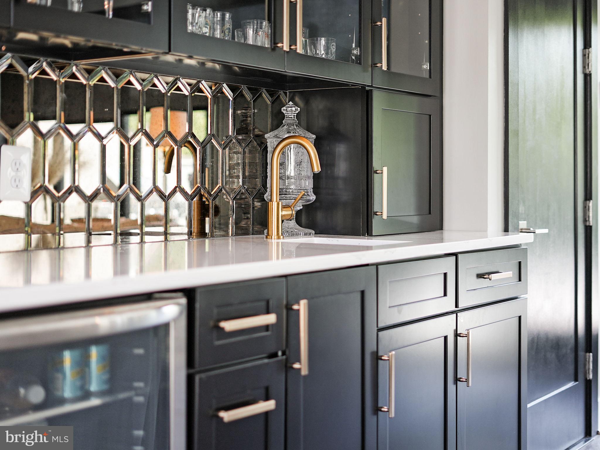 POTOMAC OUTSIDE - Residential