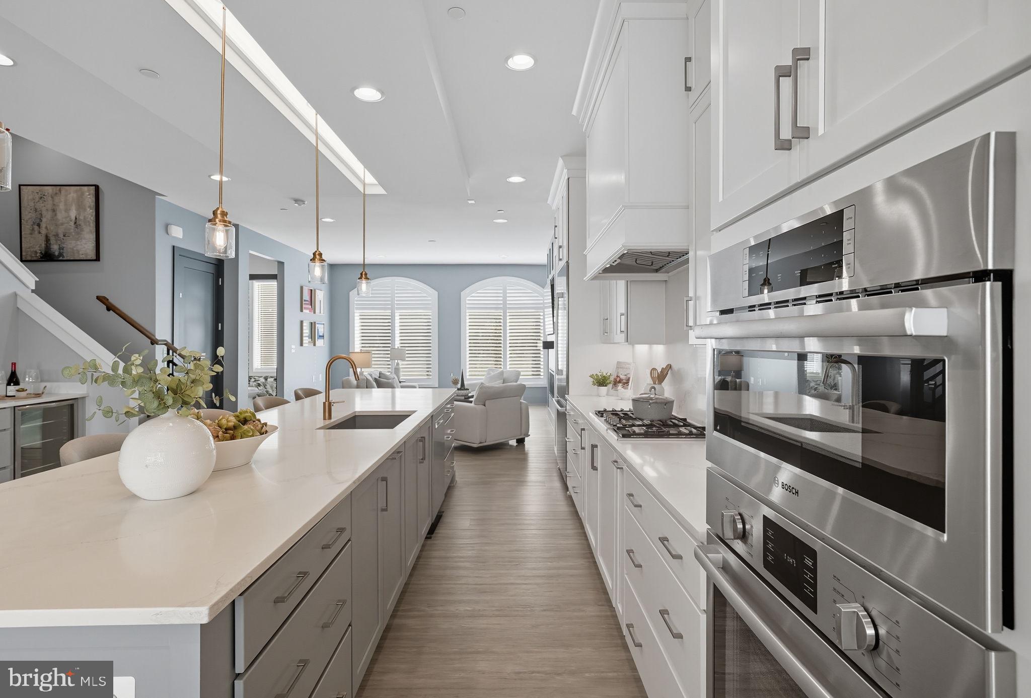 POTOMAC OUTSIDE - Residential