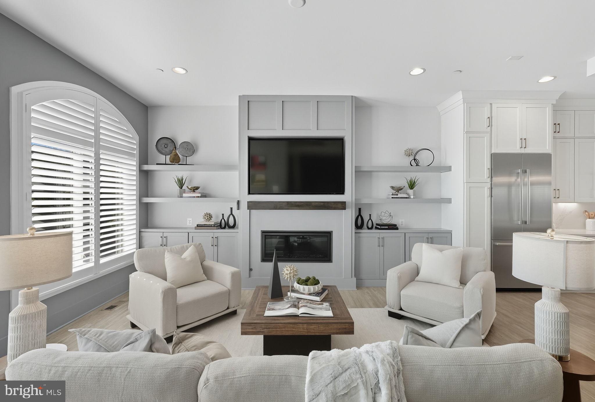 POTOMAC OUTSIDE - Residential