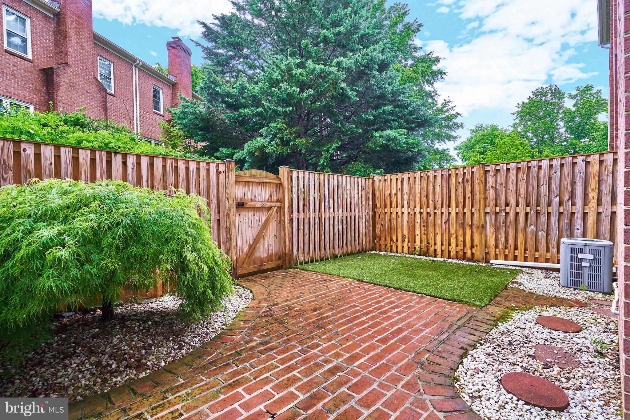 MANCHESTER SQUARE - Residential