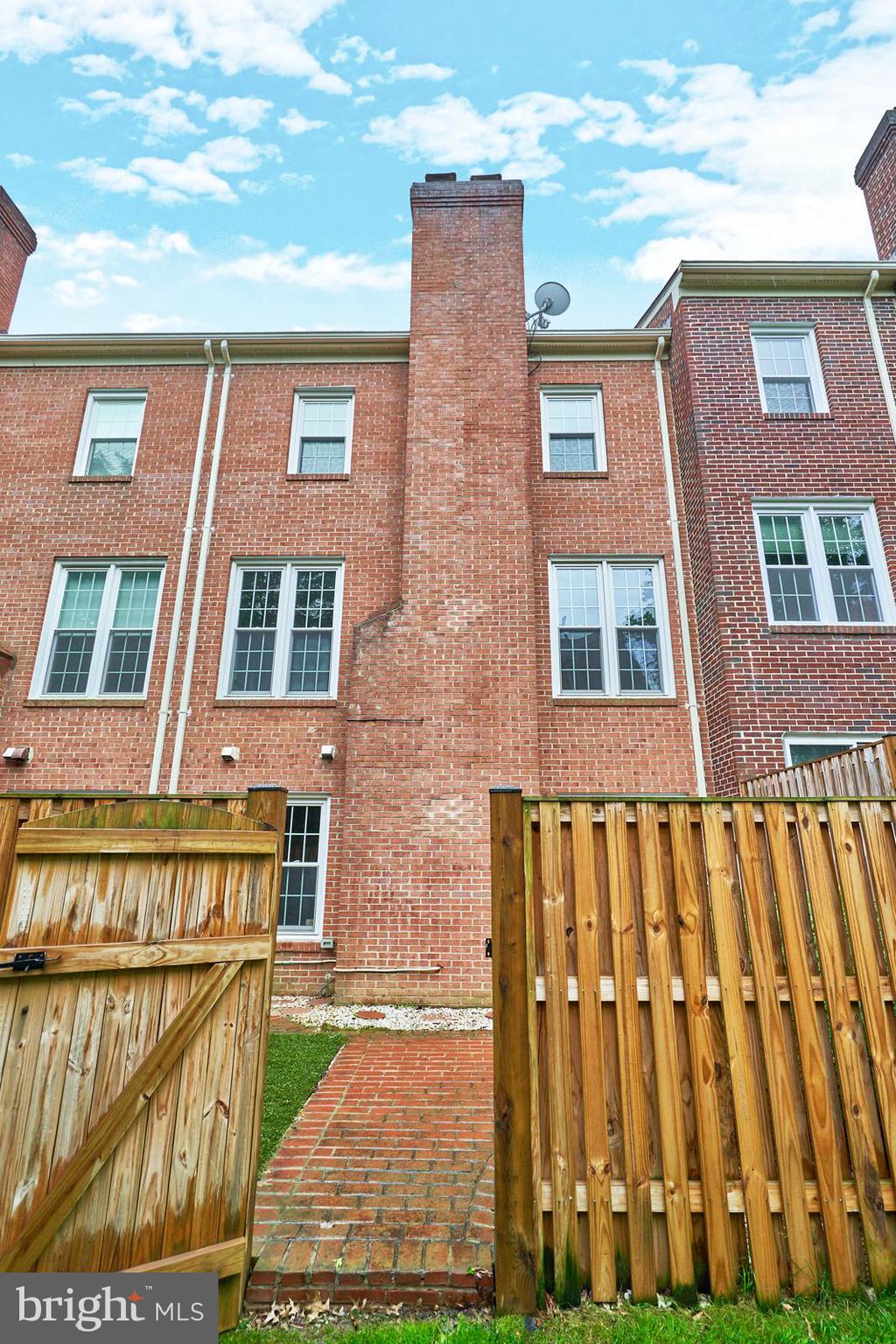 MANCHESTER SQUARE - Residential