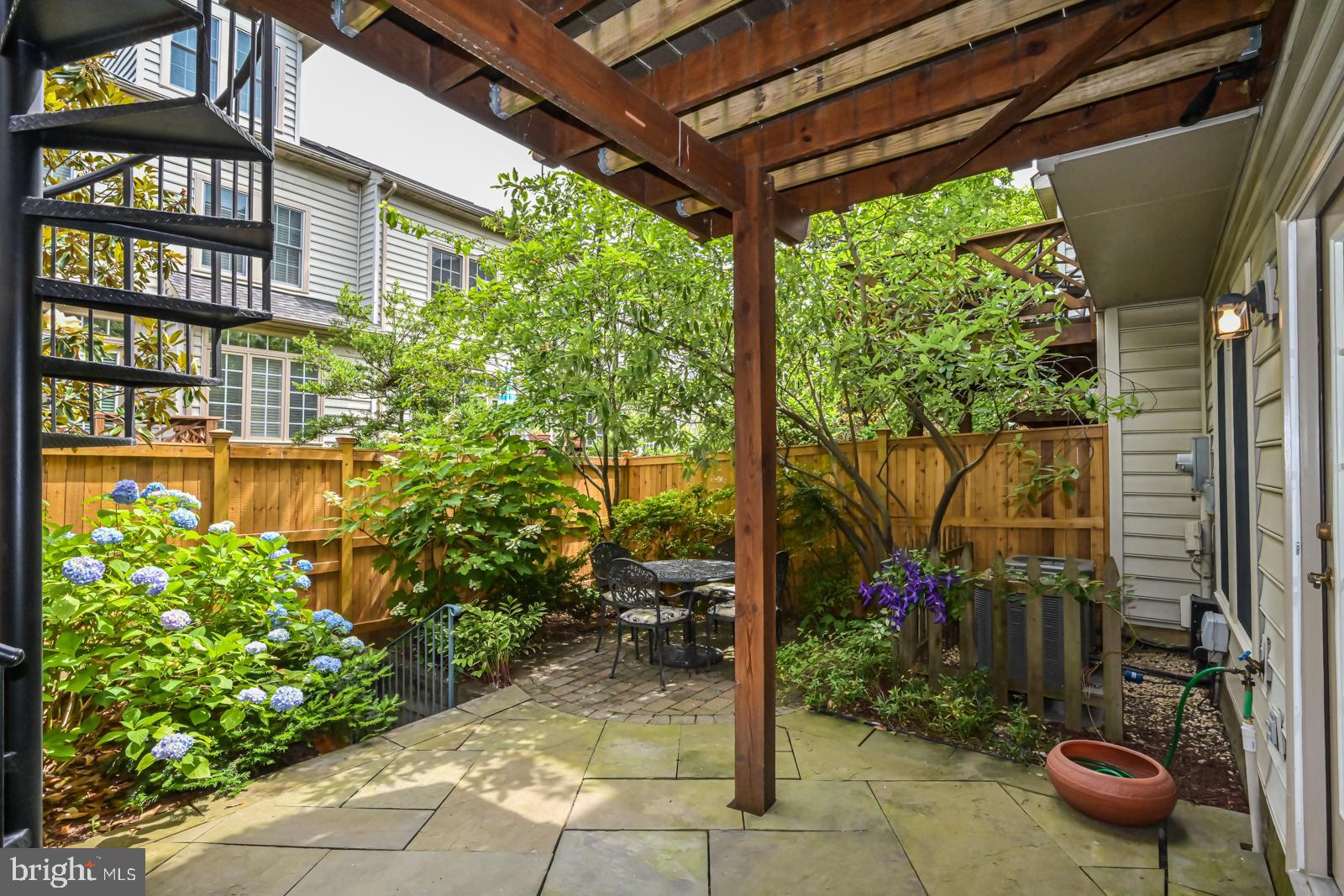 OLD TOWN GREENS - Residential