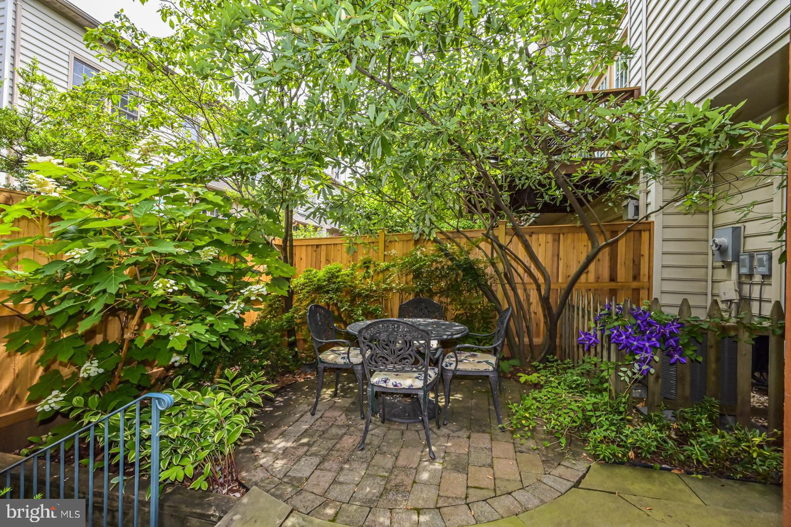 OLD TOWN GREENS - Residential