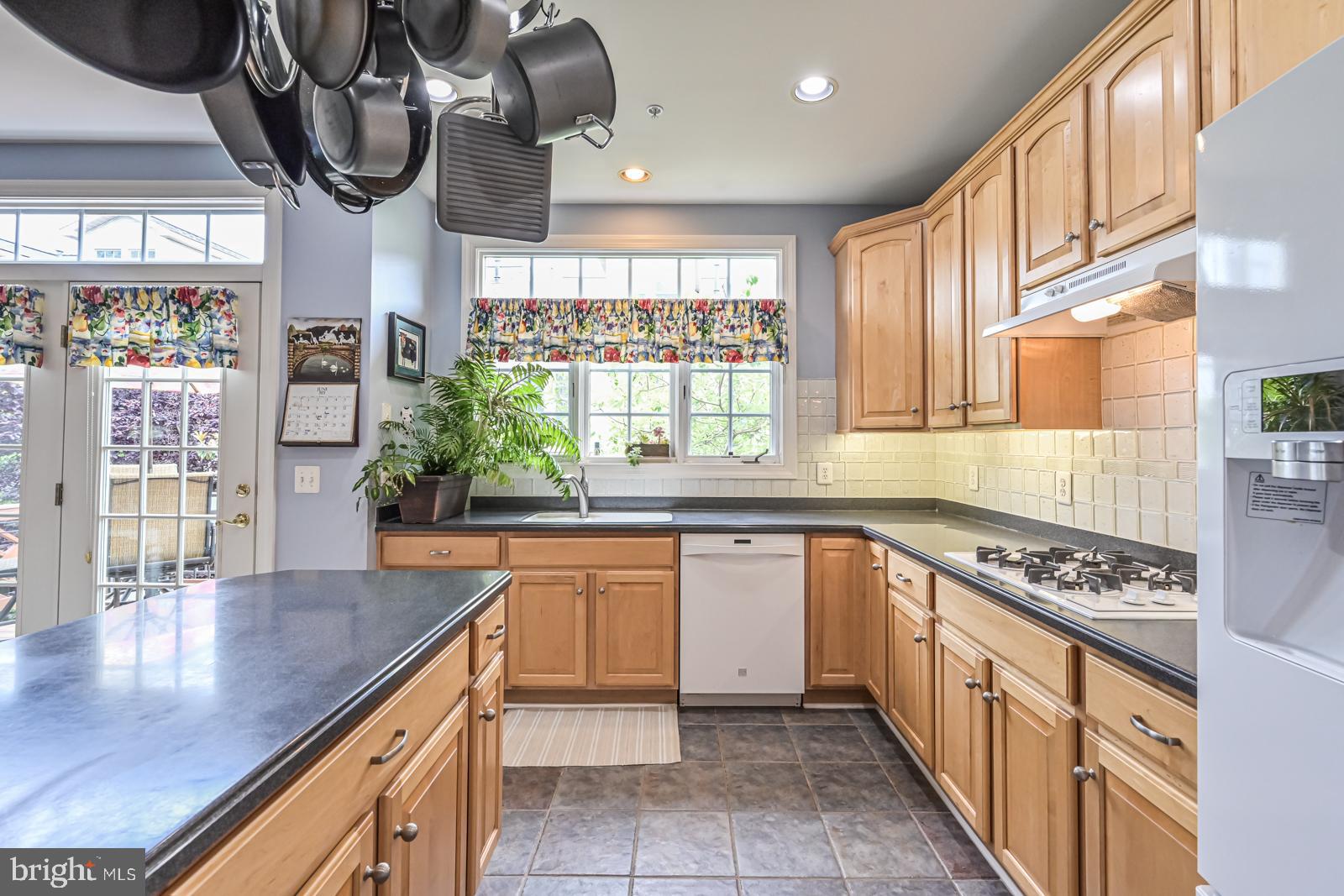 OLD TOWN GREENS - Residential