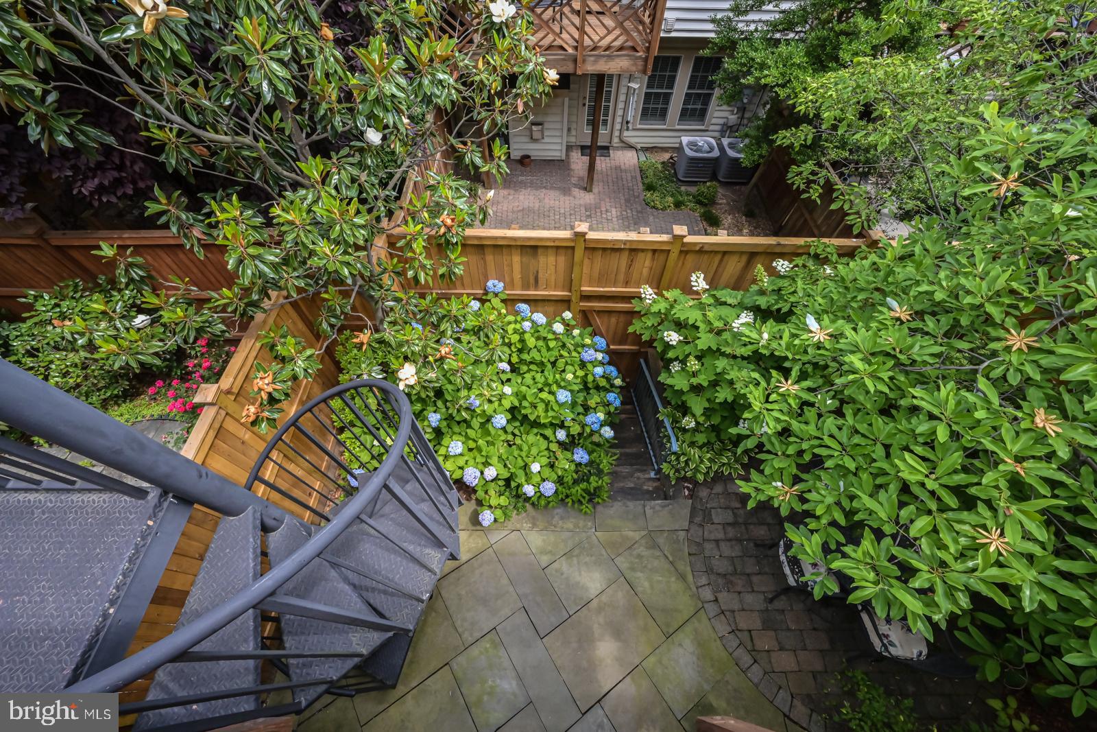 OLD TOWN GREENS - Residential