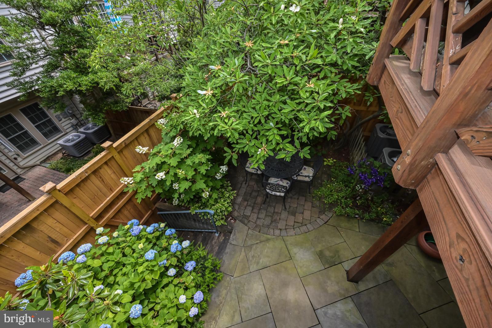 OLD TOWN GREENS - Residential