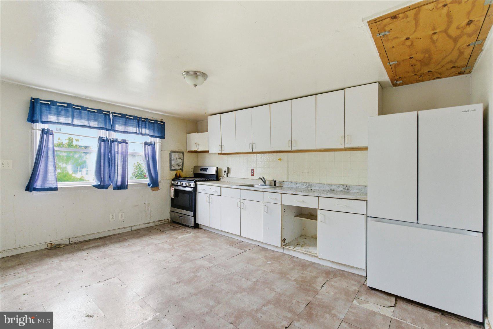 NORTH POINT VILLAGE - Residential