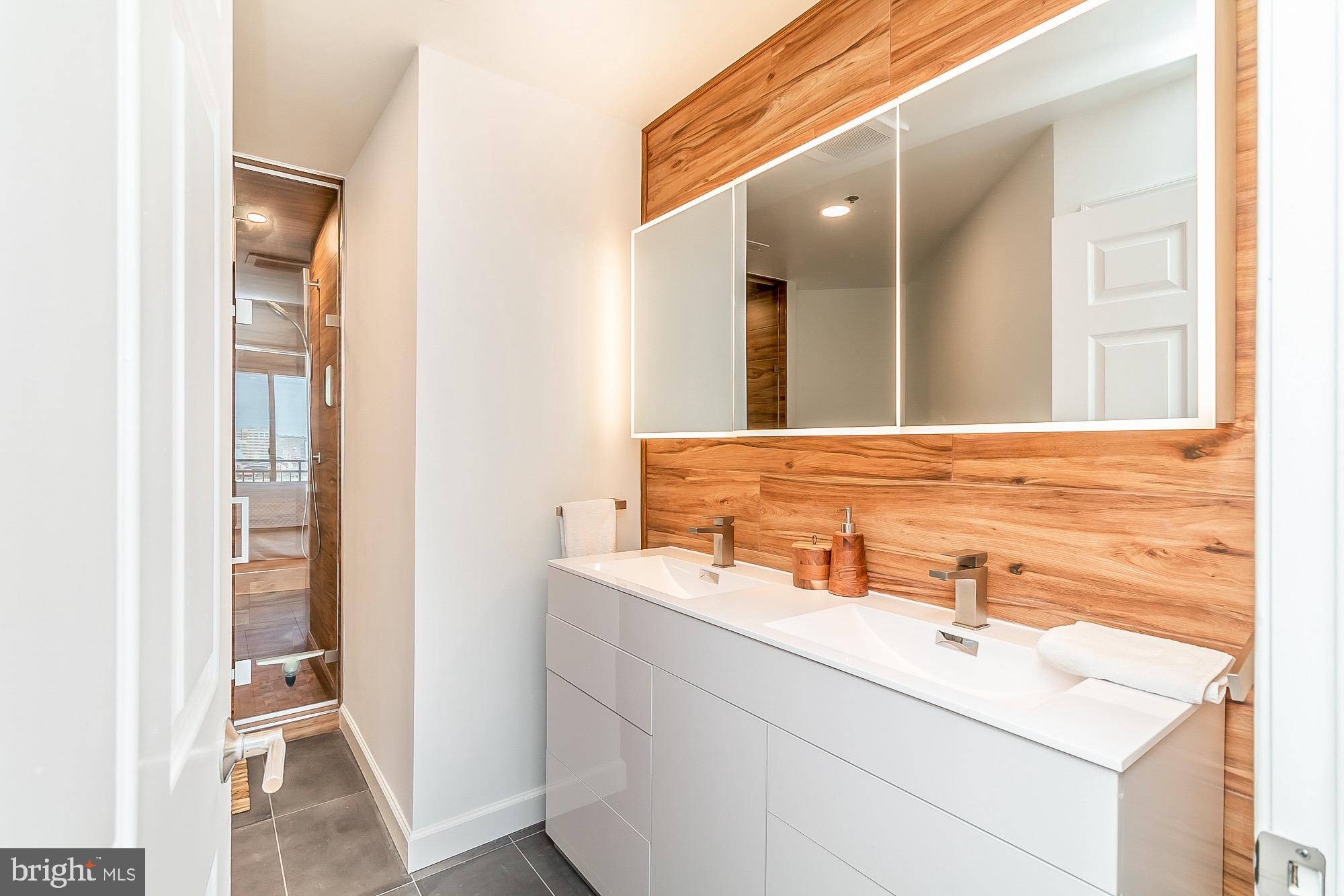 INNER HARBOR - Residential Lease