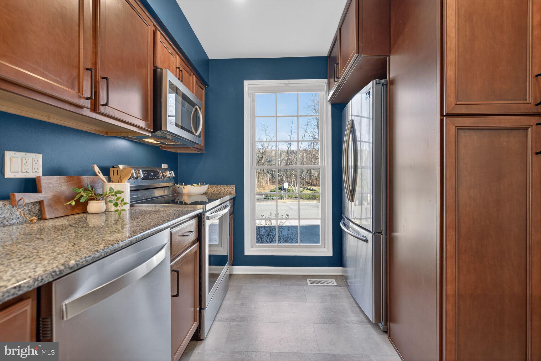 SPRINGFIELD VILLAGE - Residential