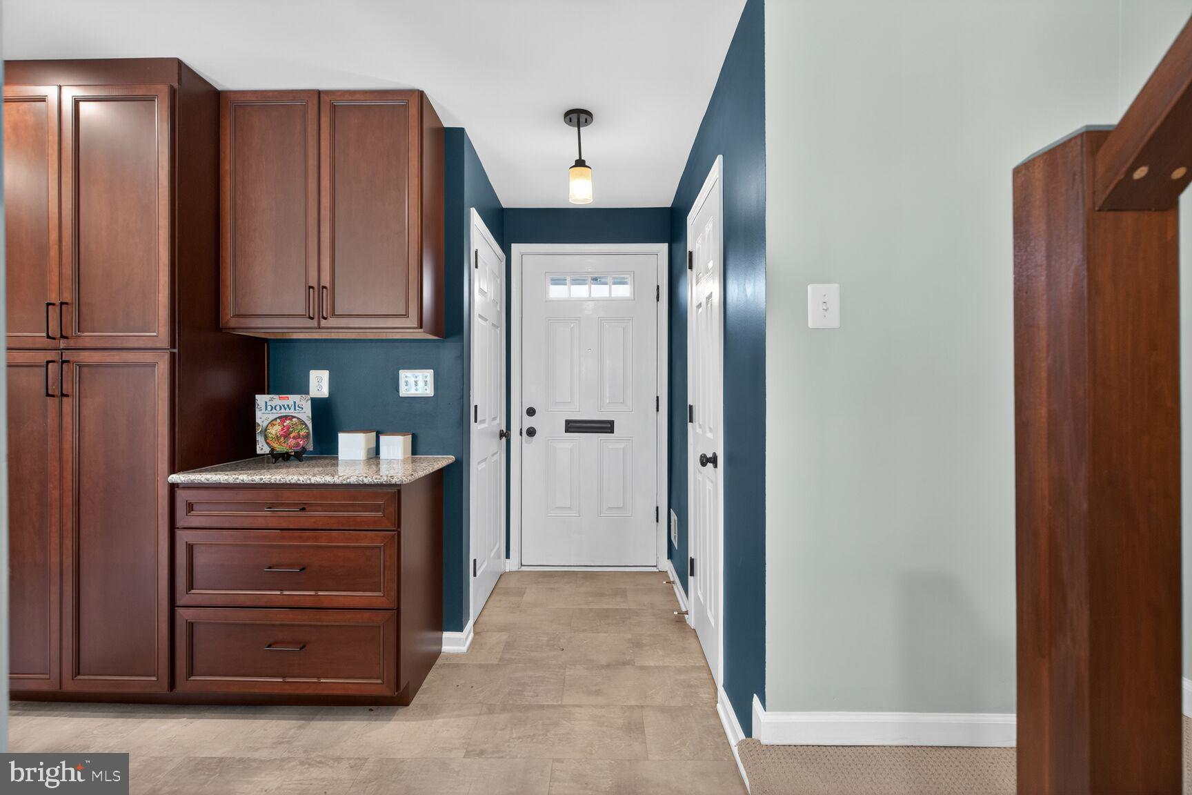 SPRINGFIELD VILLAGE - Residential