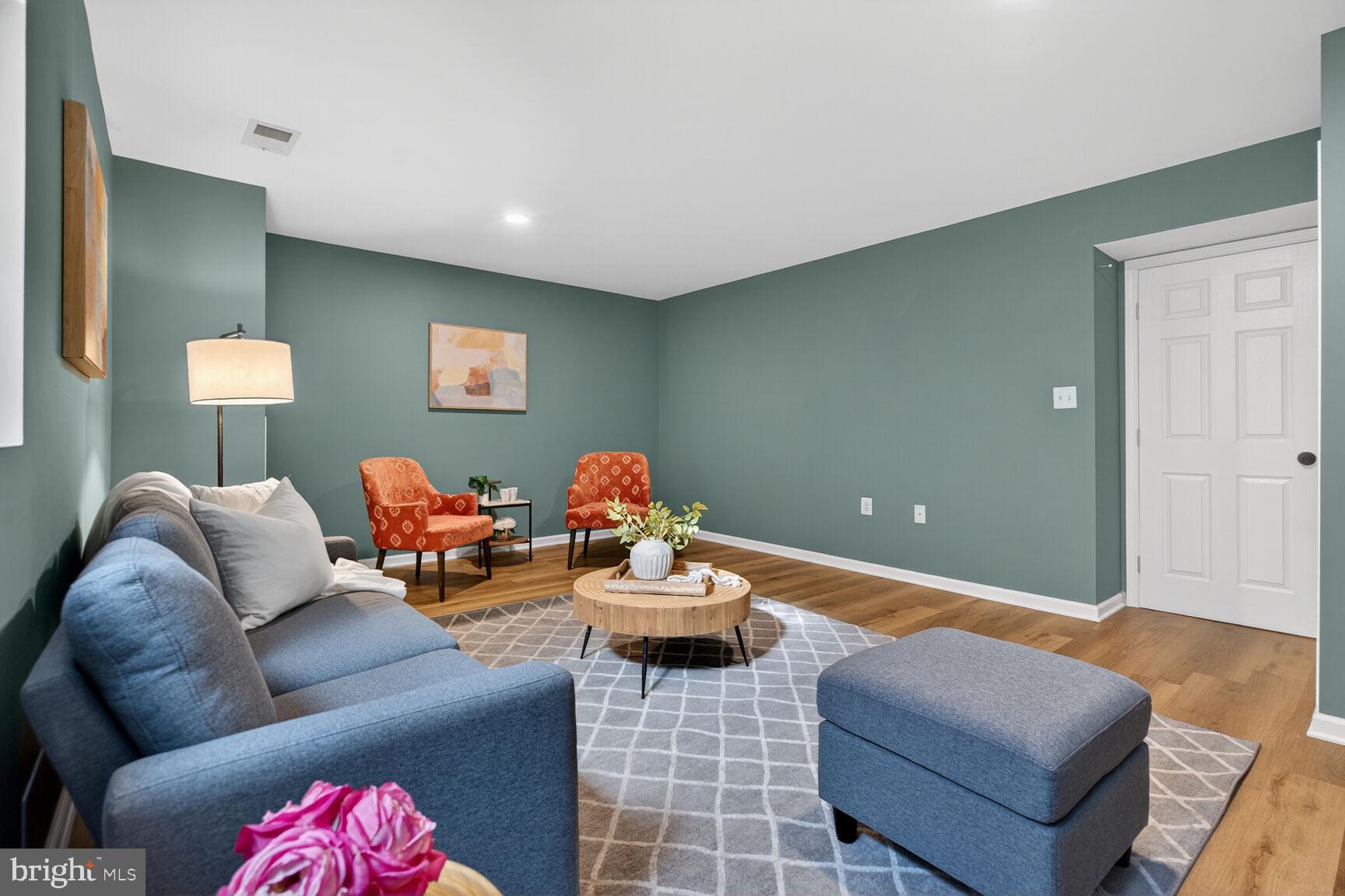 SPRINGFIELD VILLAGE - Residential