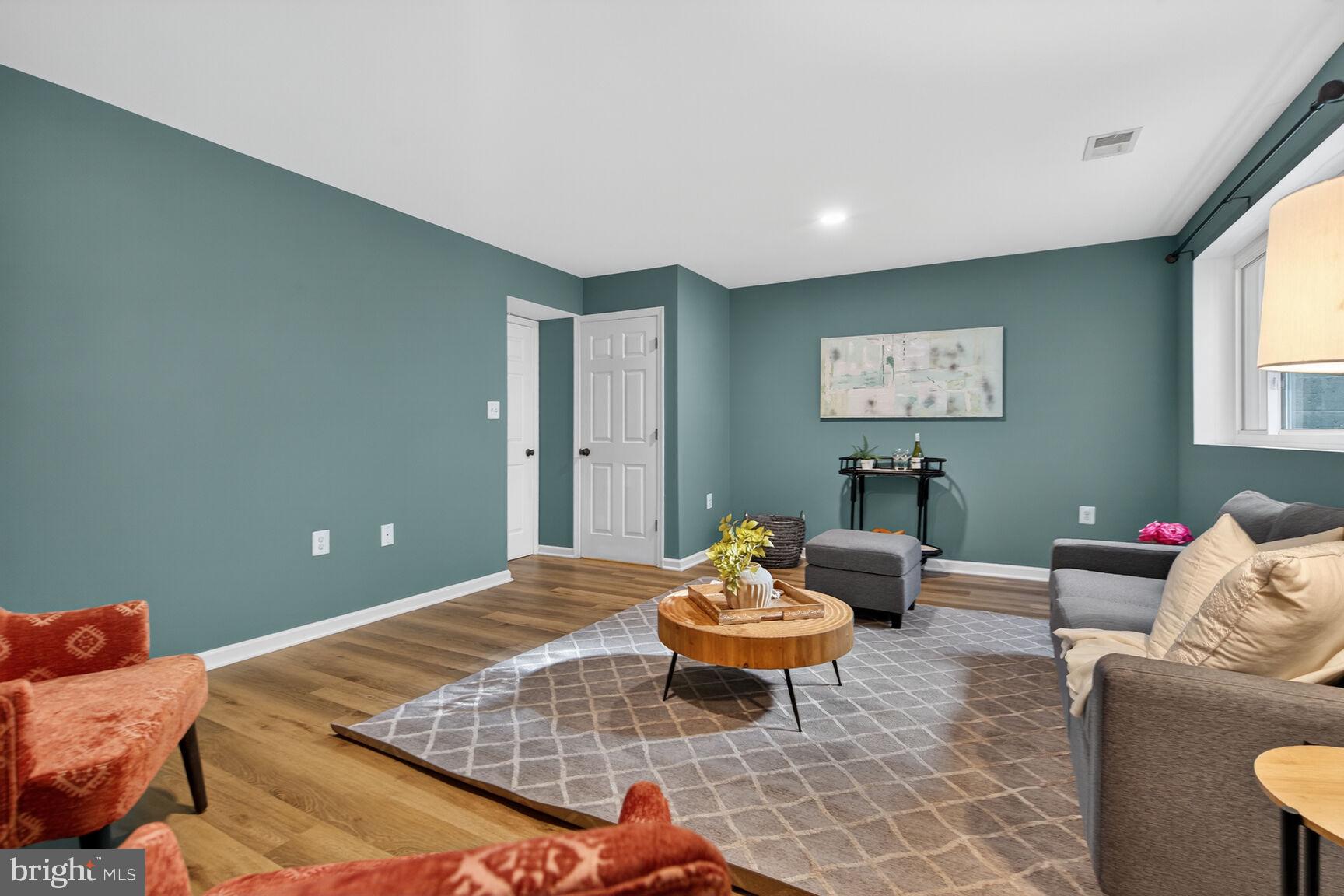 SPRINGFIELD VILLAGE - Residential