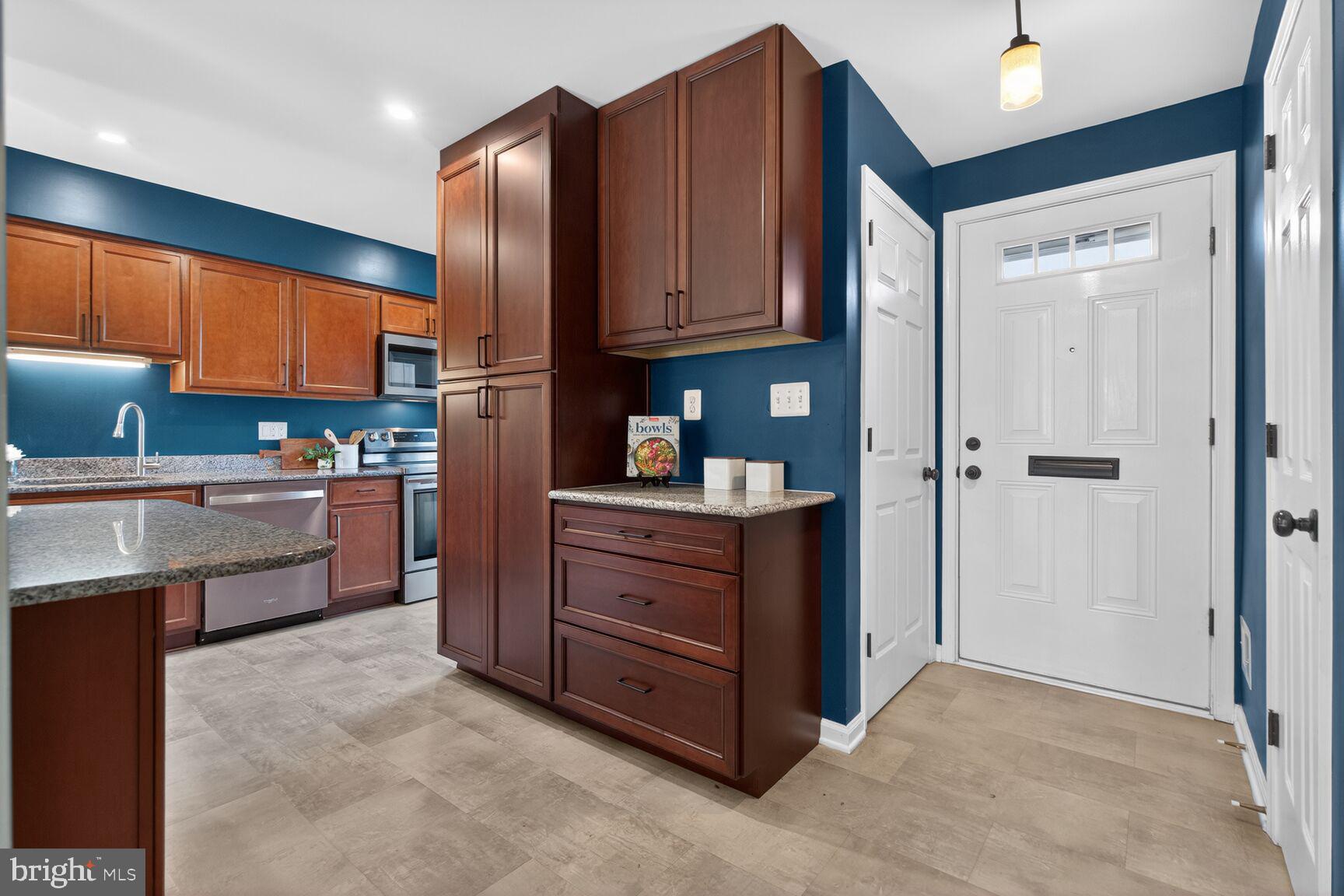 SPRINGFIELD VILLAGE - Residential