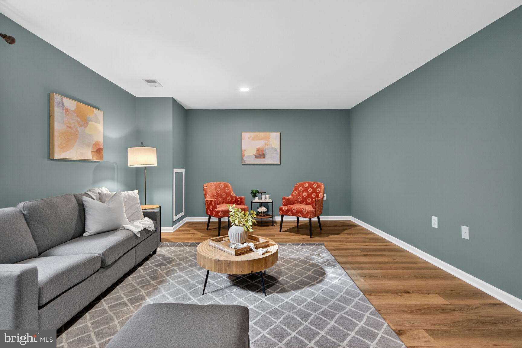 SPRINGFIELD VILLAGE - Residential