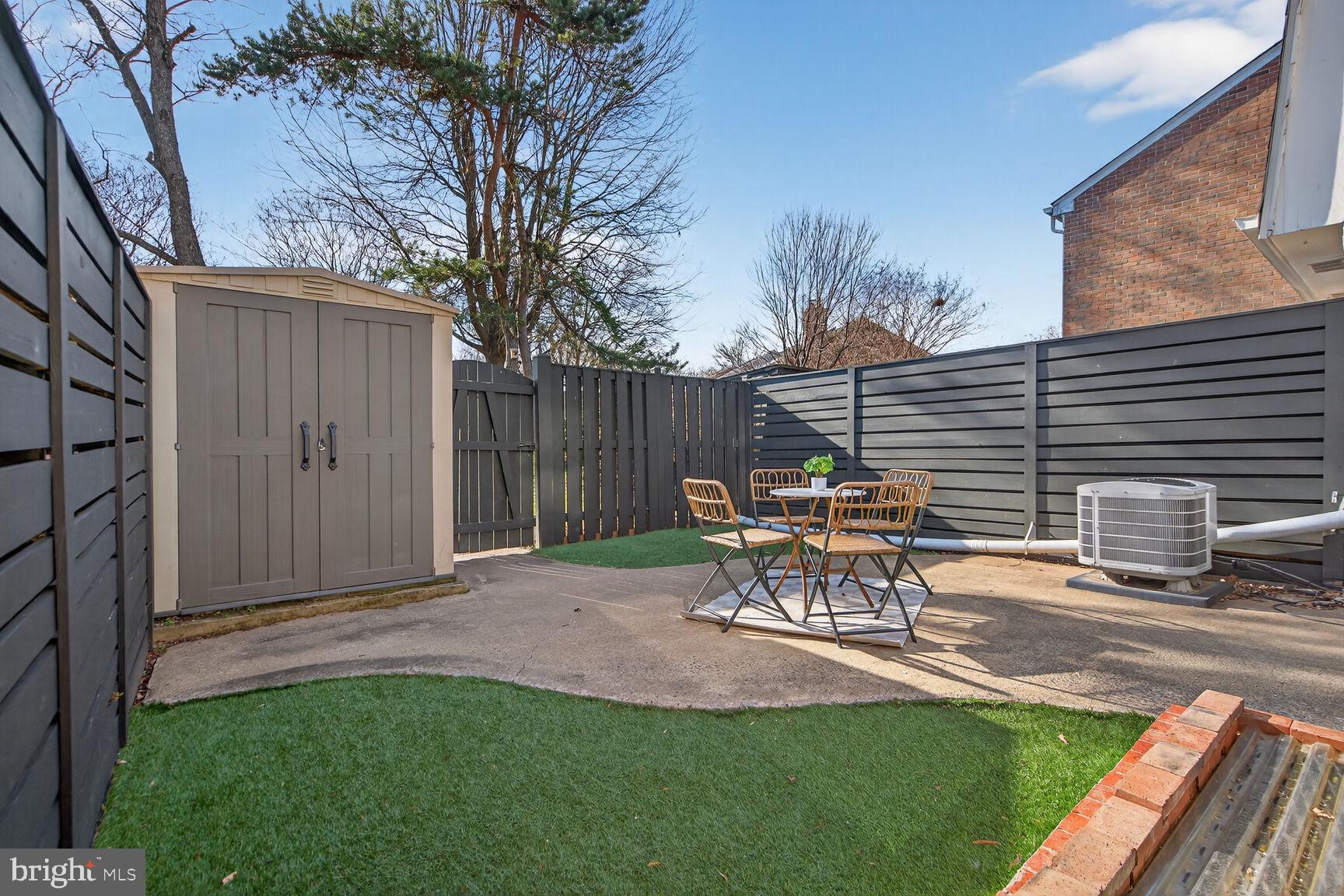 SPRINGFIELD VILLAGE - Residential