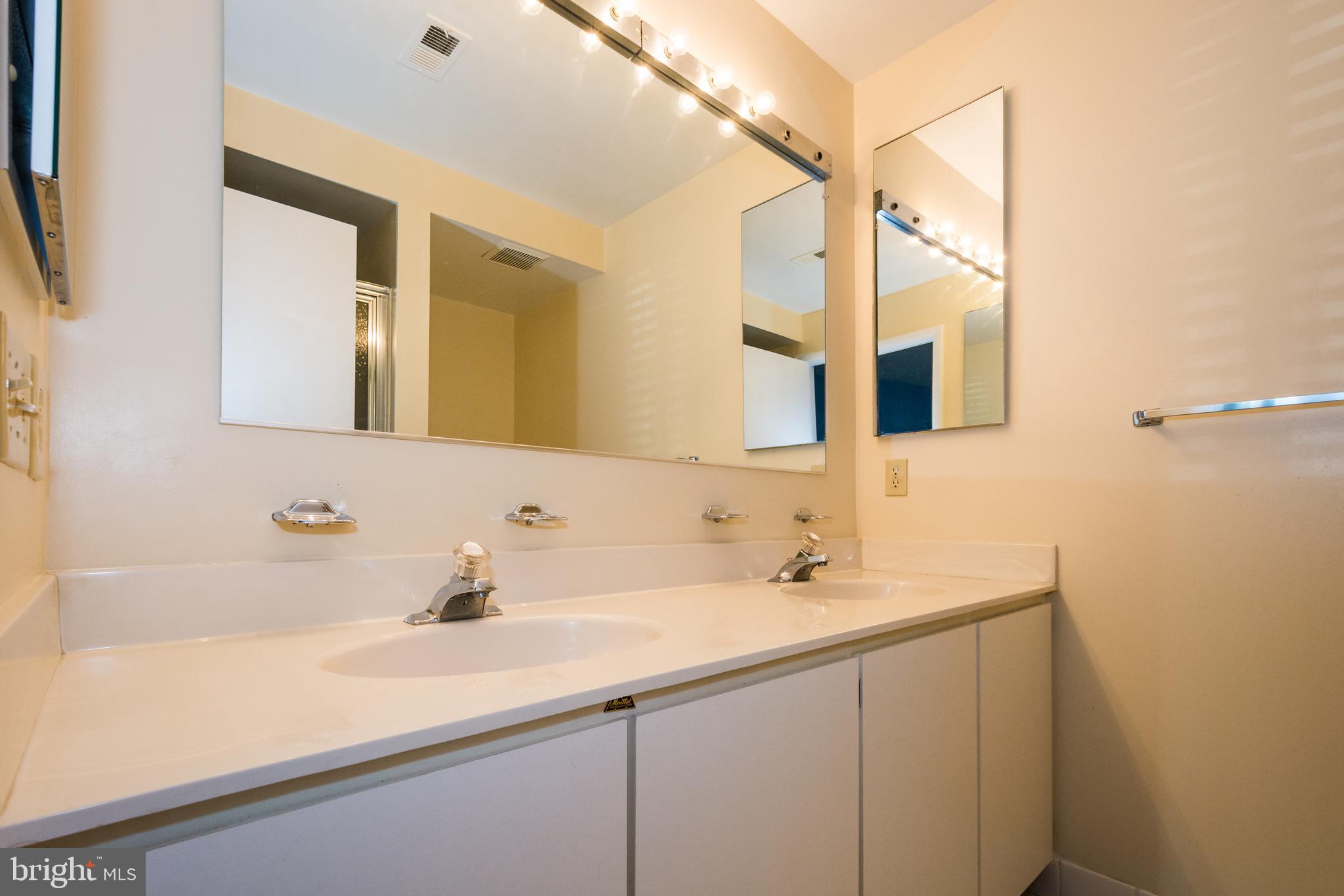 STAPLETON COURT GARDEN - Residential