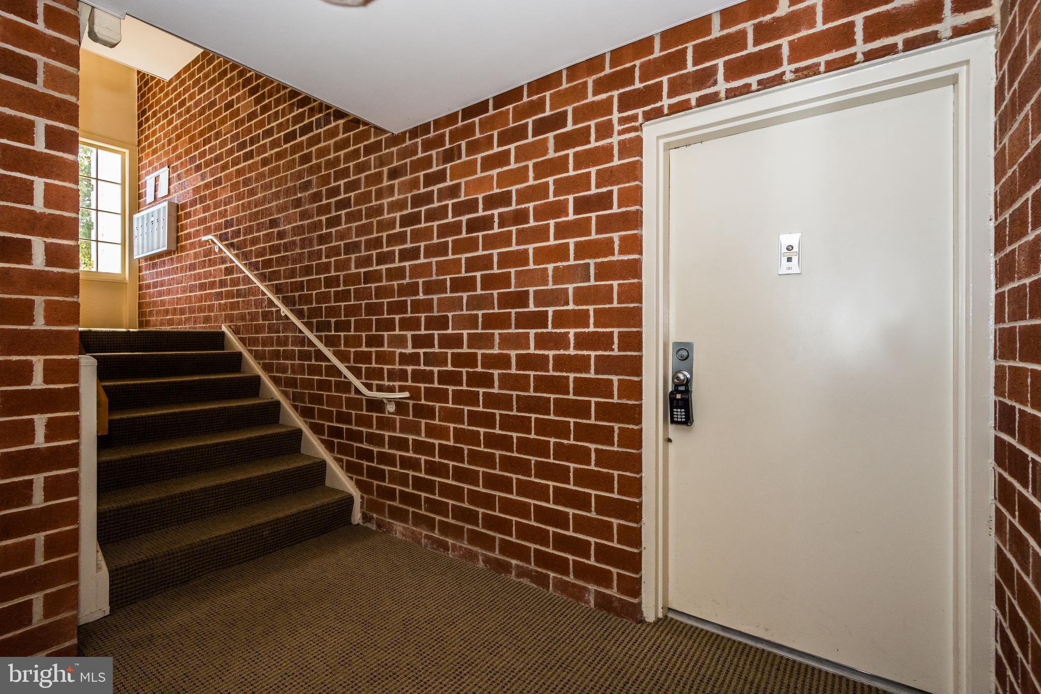 STAPLETON COURT GARDEN - Residential