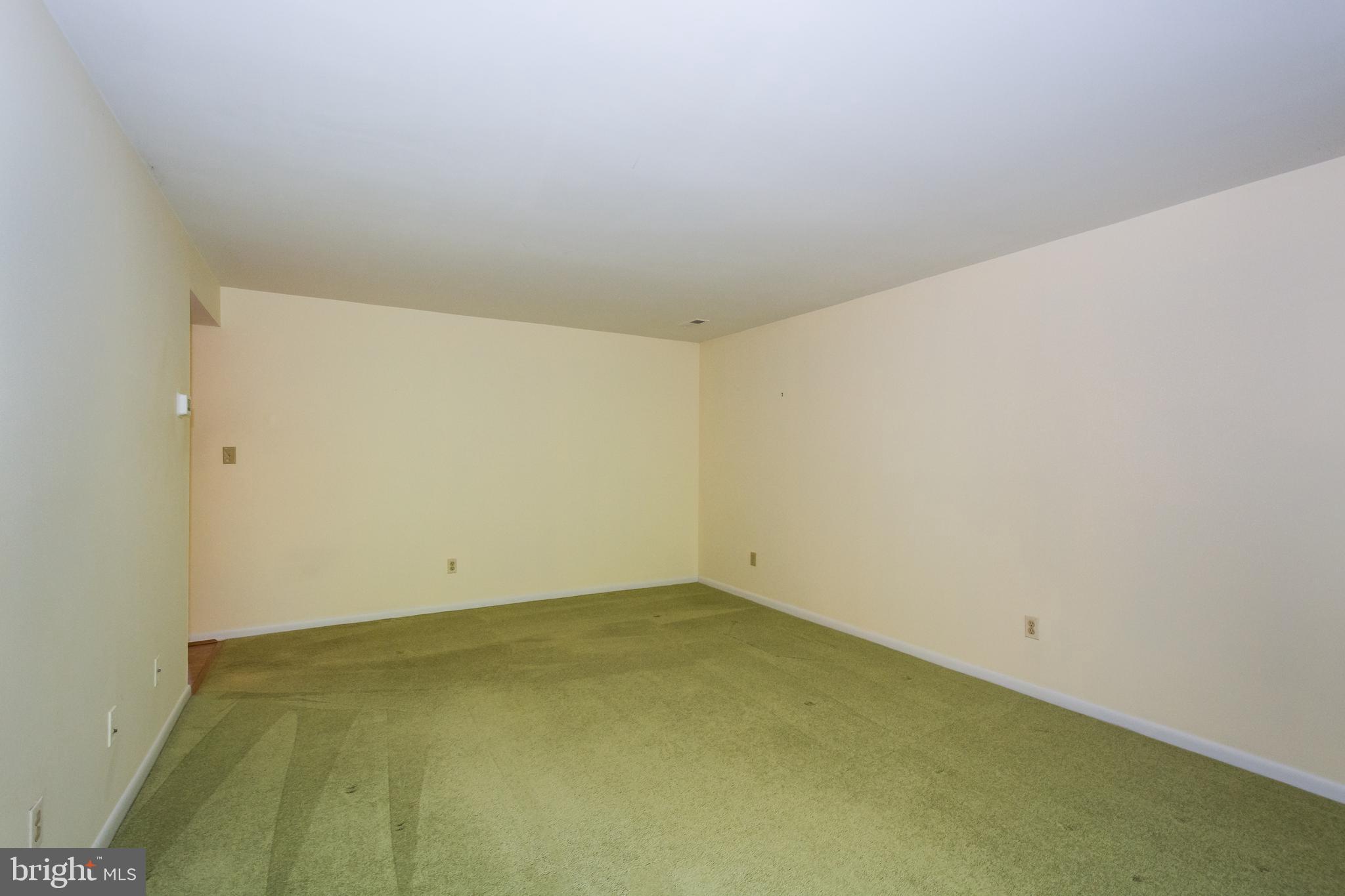 STAPLETON COURT GARDEN - Residential