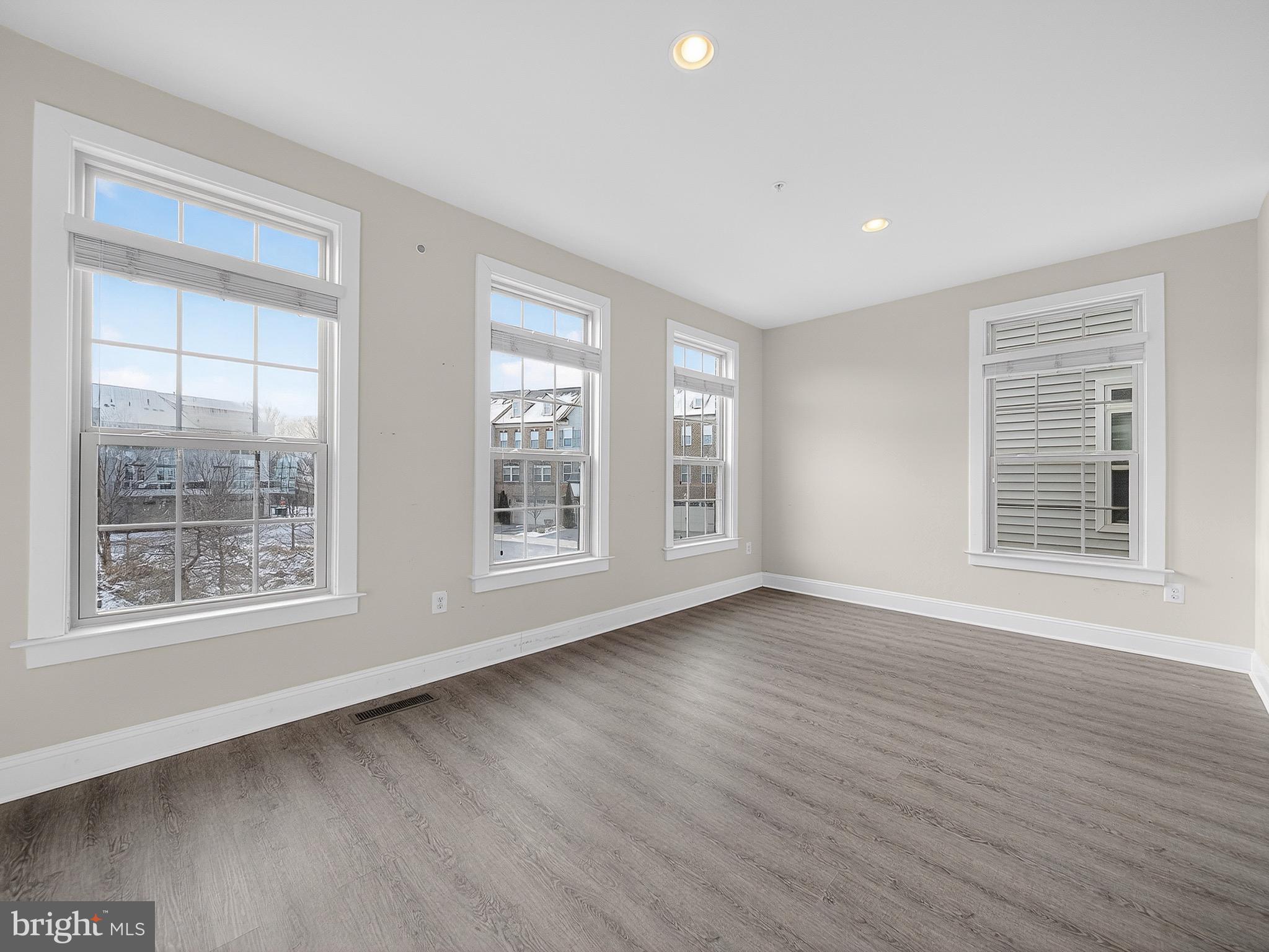 PARKSIDE - Residential