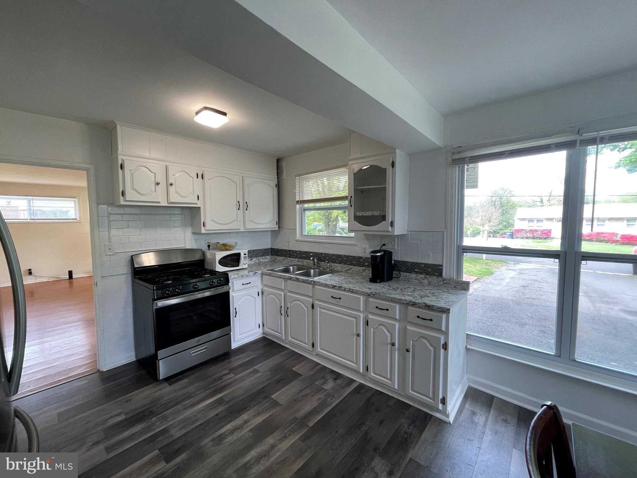 FAIRFAX HOMES - Residential