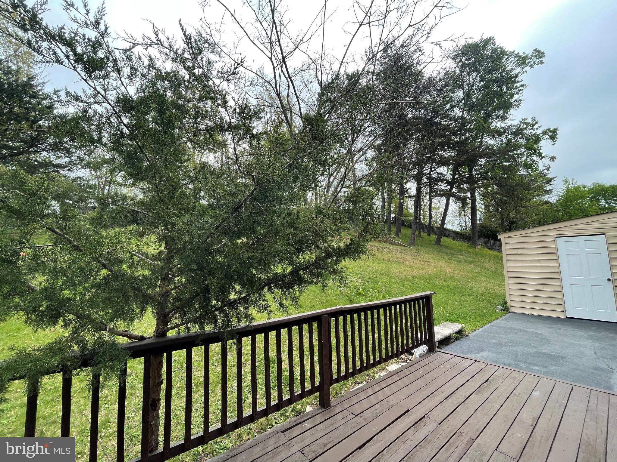 FAIRFAX HOMES - Residential