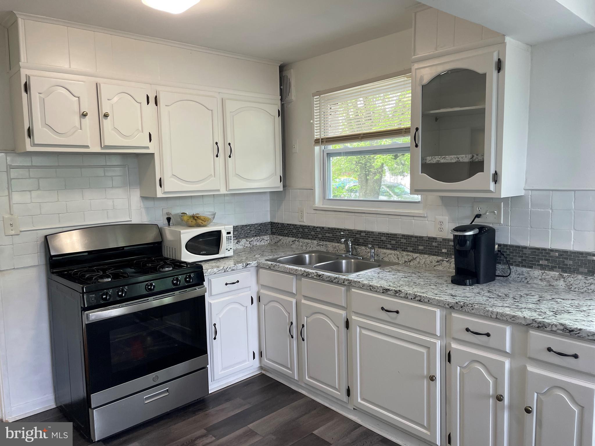 FAIRFAX HOMES - Residential