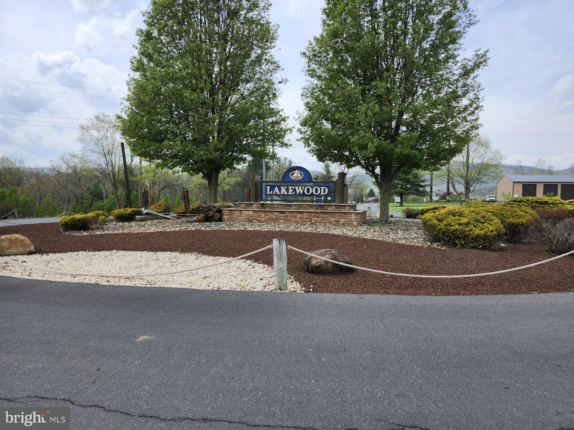 LAKEWOOD - Residential